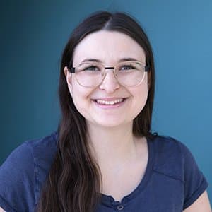 Foto zeigt Meereesbiologin Lisa Klemens vom Deutschen Meeresmuseum Stralsund. Sie promoviert über Walmägen.