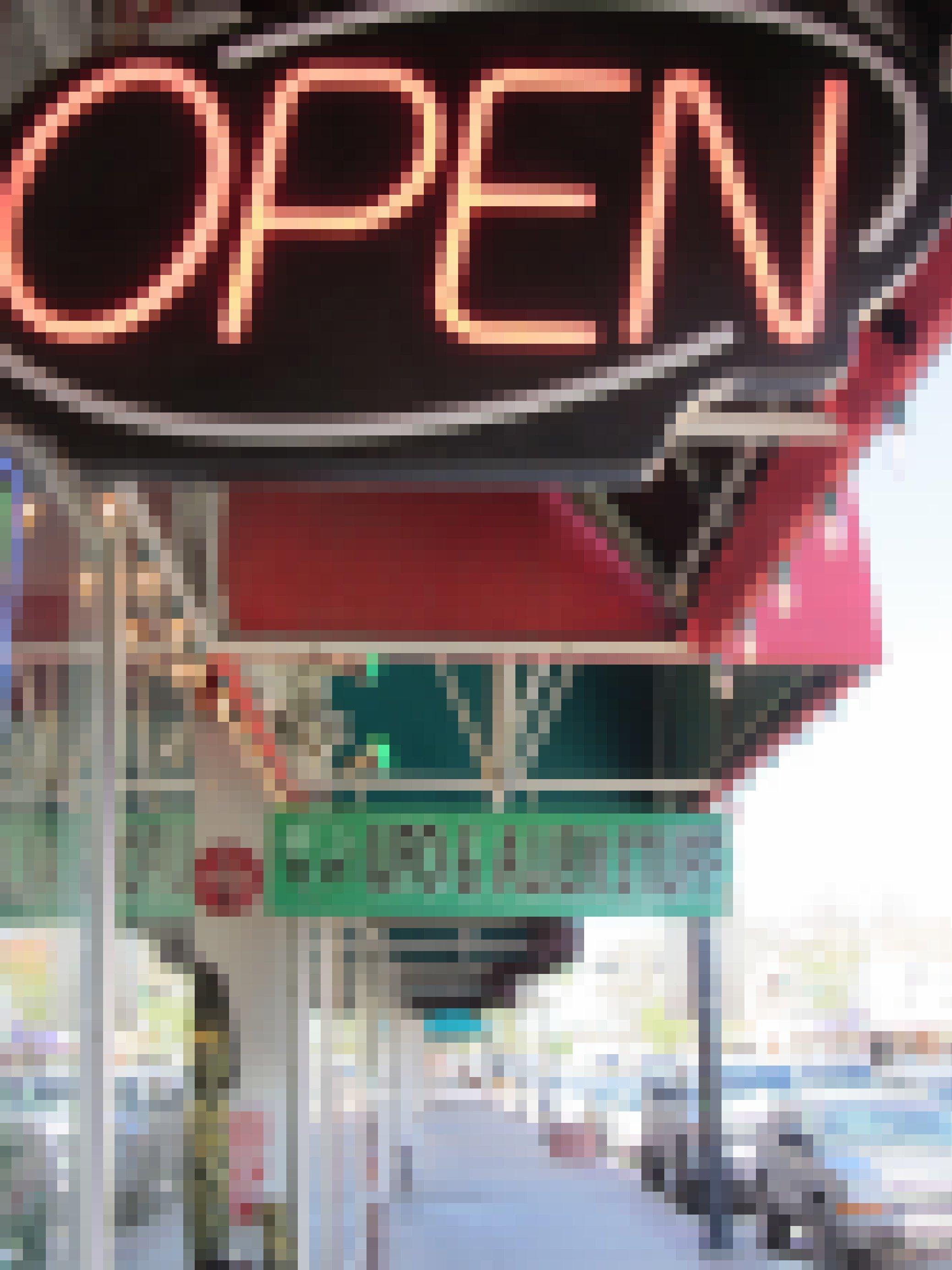 Ein "Open" Leuchtschild