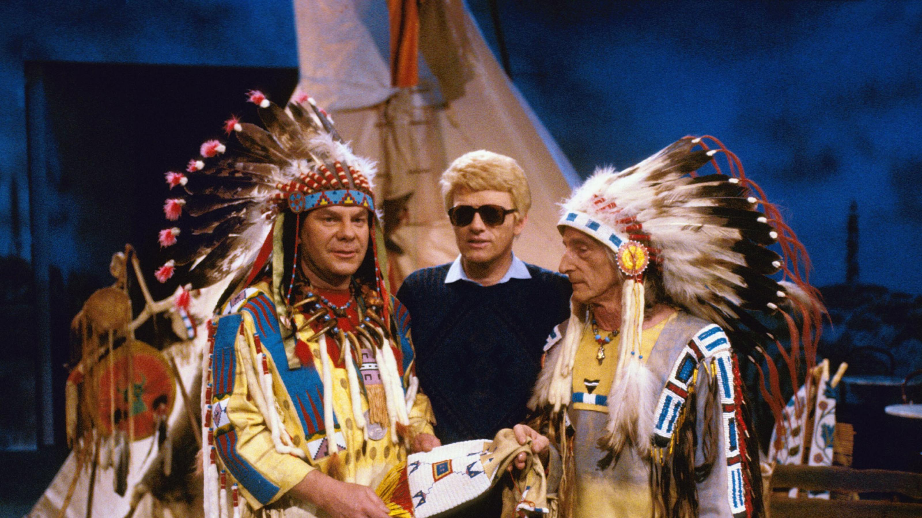 Heino im Jahr 1988 mit als Indianer verkleideten Fans