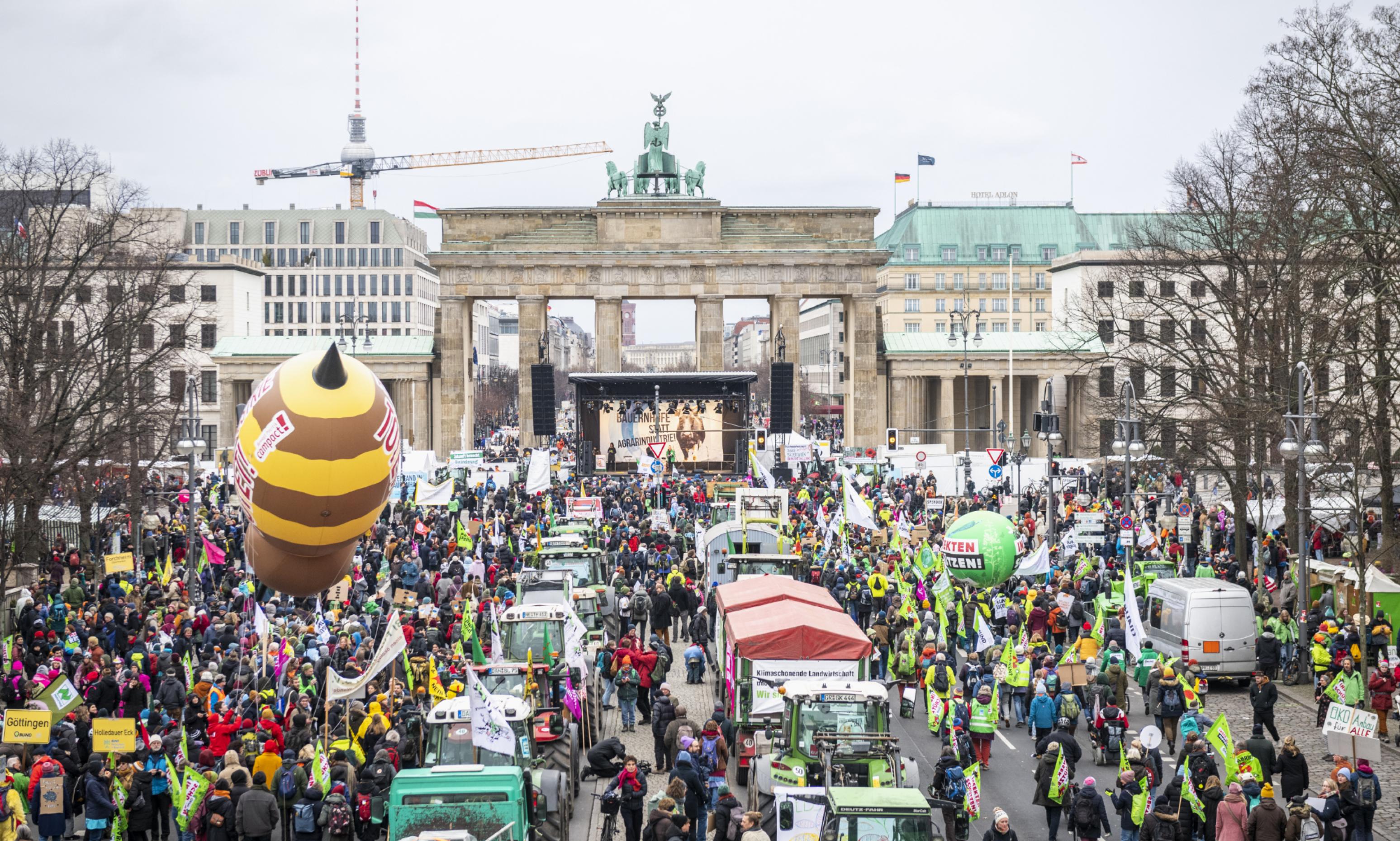 „Wir haben es satt!“-Demonstration am 21.1.23 für die sozial gerechte Agrarwende und gutes Essen für alle!

Zur kostenfreien Nutzung gegen Angabe von Nick Jaussi/www.wir-haben-es-satt.de
#WHES23 #GutesEssenFuerAlle