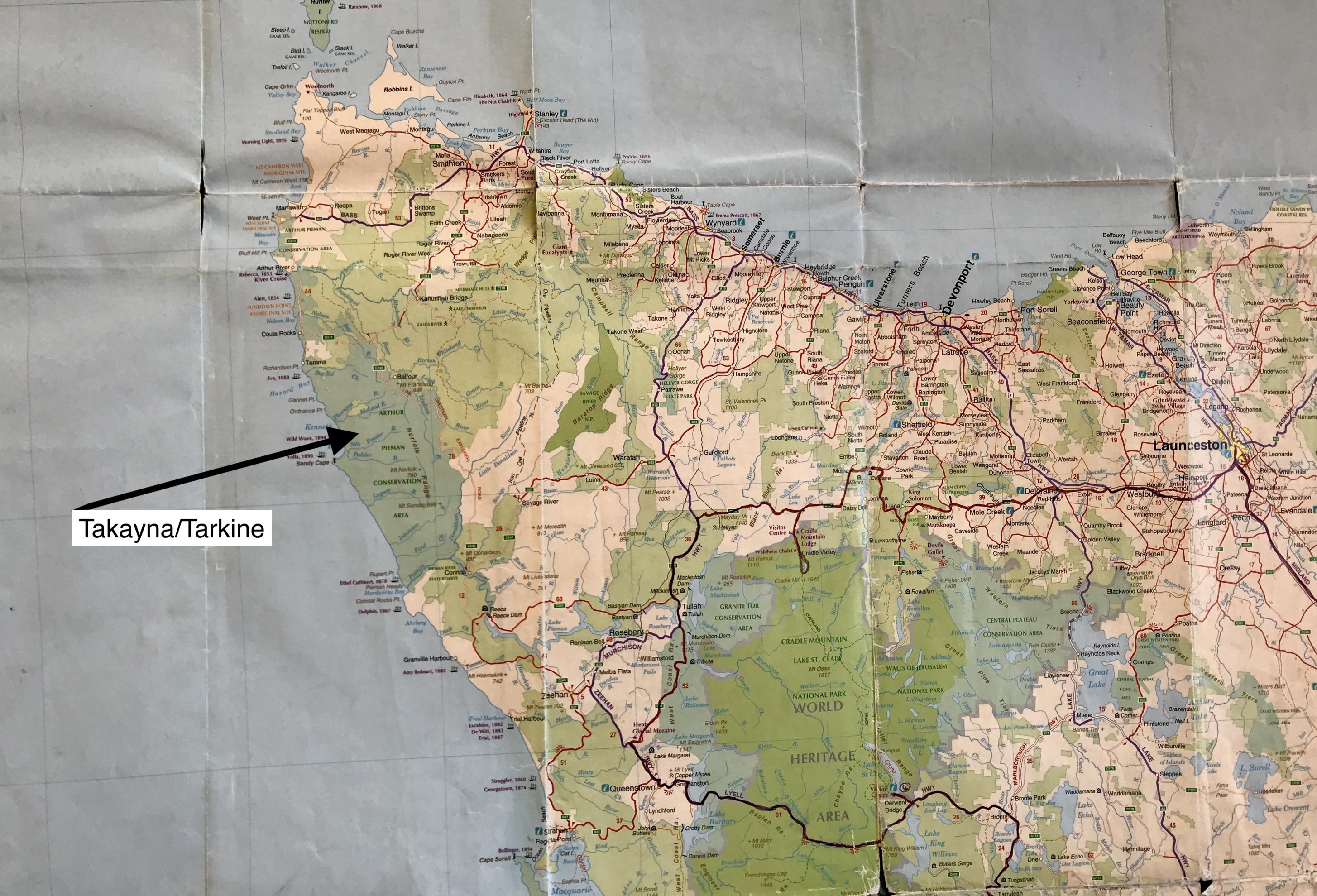 Auf einer Landkarte ist die Tarkine-Region im Nordwesten des Inselbundeststaats Australiens markiert. Es ist ein 447.00 Hektar großes Gebiet mit uraltem Regenwaldbestand.