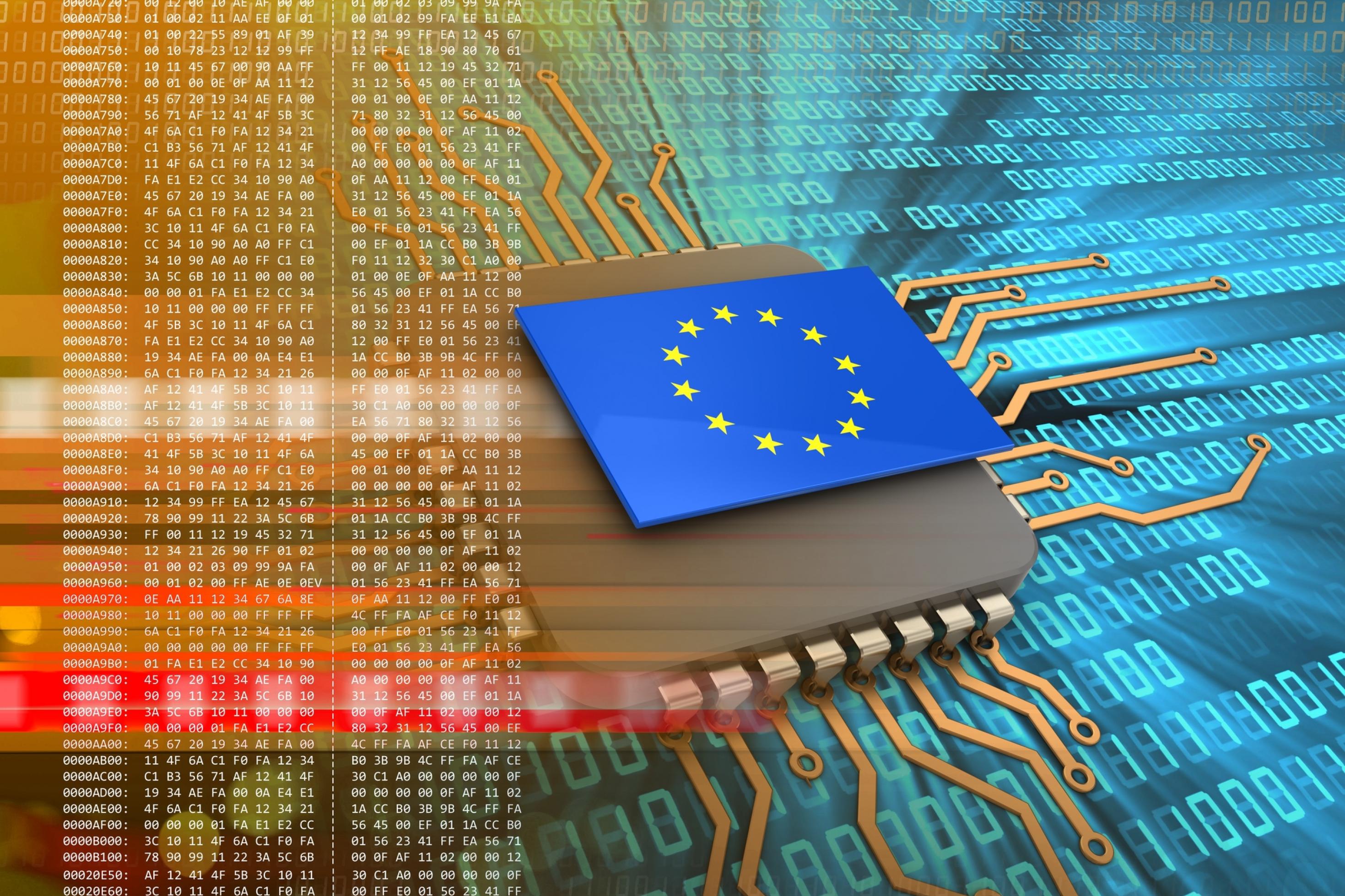 3D-Illustration eines Chips mit Europafahne darauf. Die Europäische Union will künstliche Intelligenz regulieren. Experten bezweifeln Praktikabilität des Regelwerks.