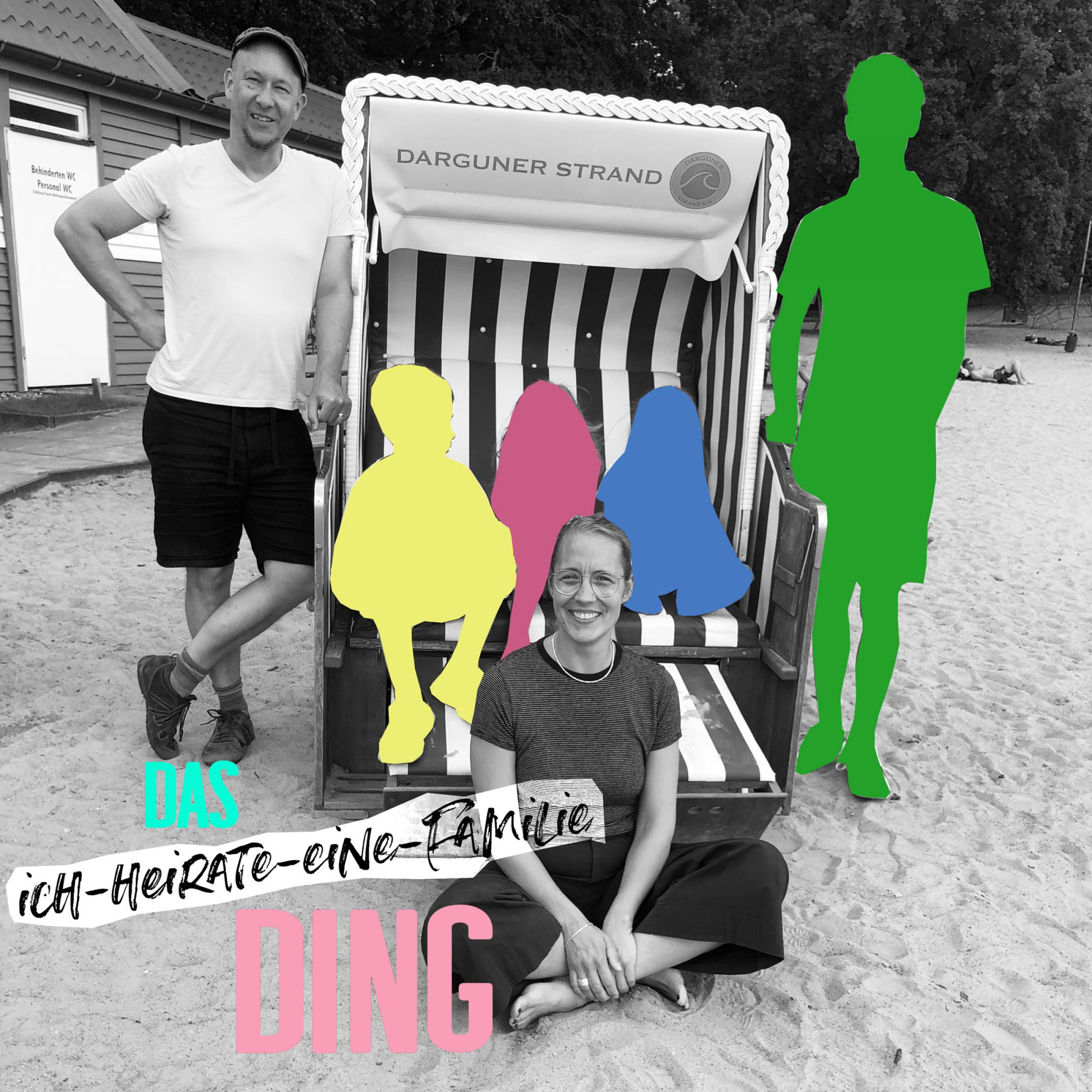 Familie an einem Strandkorb, die Kinder sind unkenntlich gemacht.