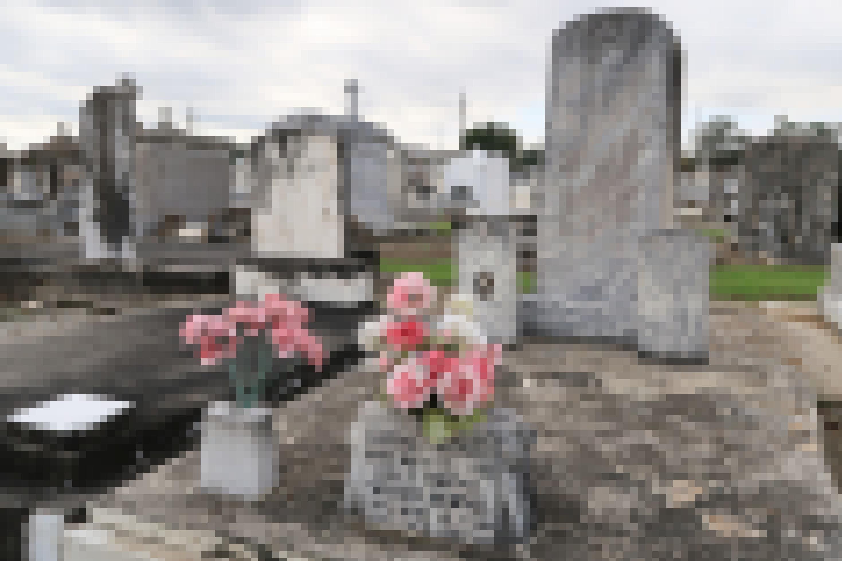 Ein Friedhof mit Mausoleen.