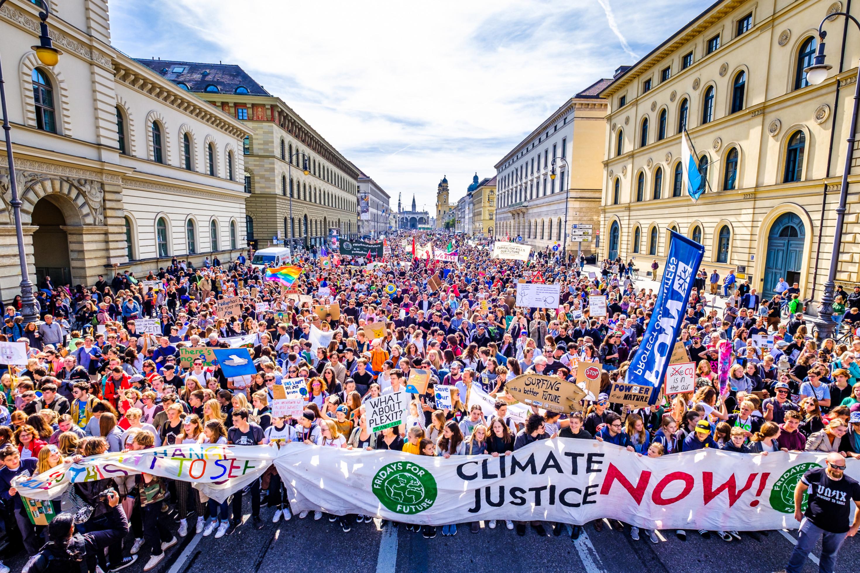 30.000 Teilnehmer protestieren am 20. September 2019 in München gegen die Klimapolitik der Bundesregierung und für mehr Klimagerechtigkeit