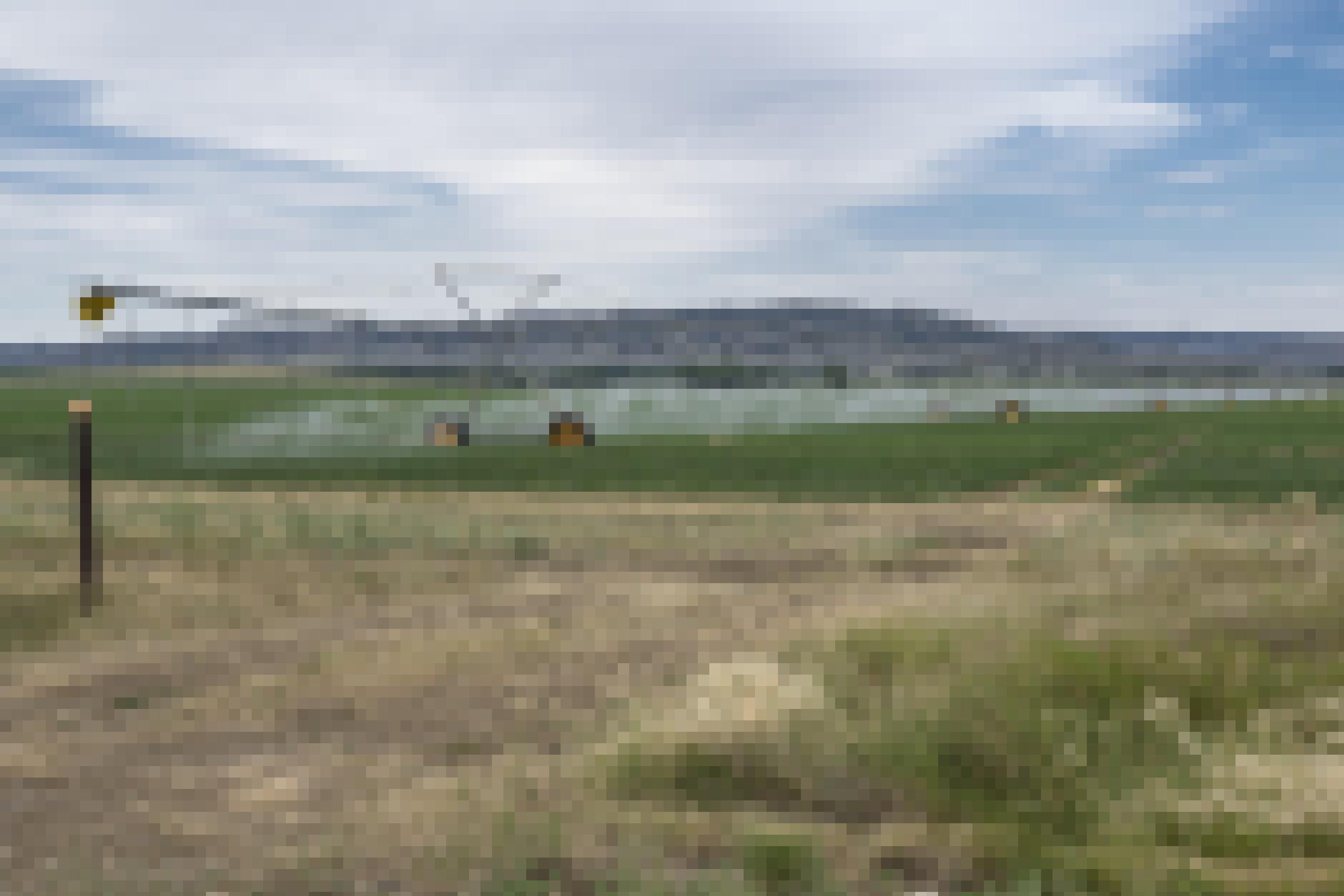 Wasser aus dem Missouri River bewässert über Kilometer angelegte Felder in Steppenland.