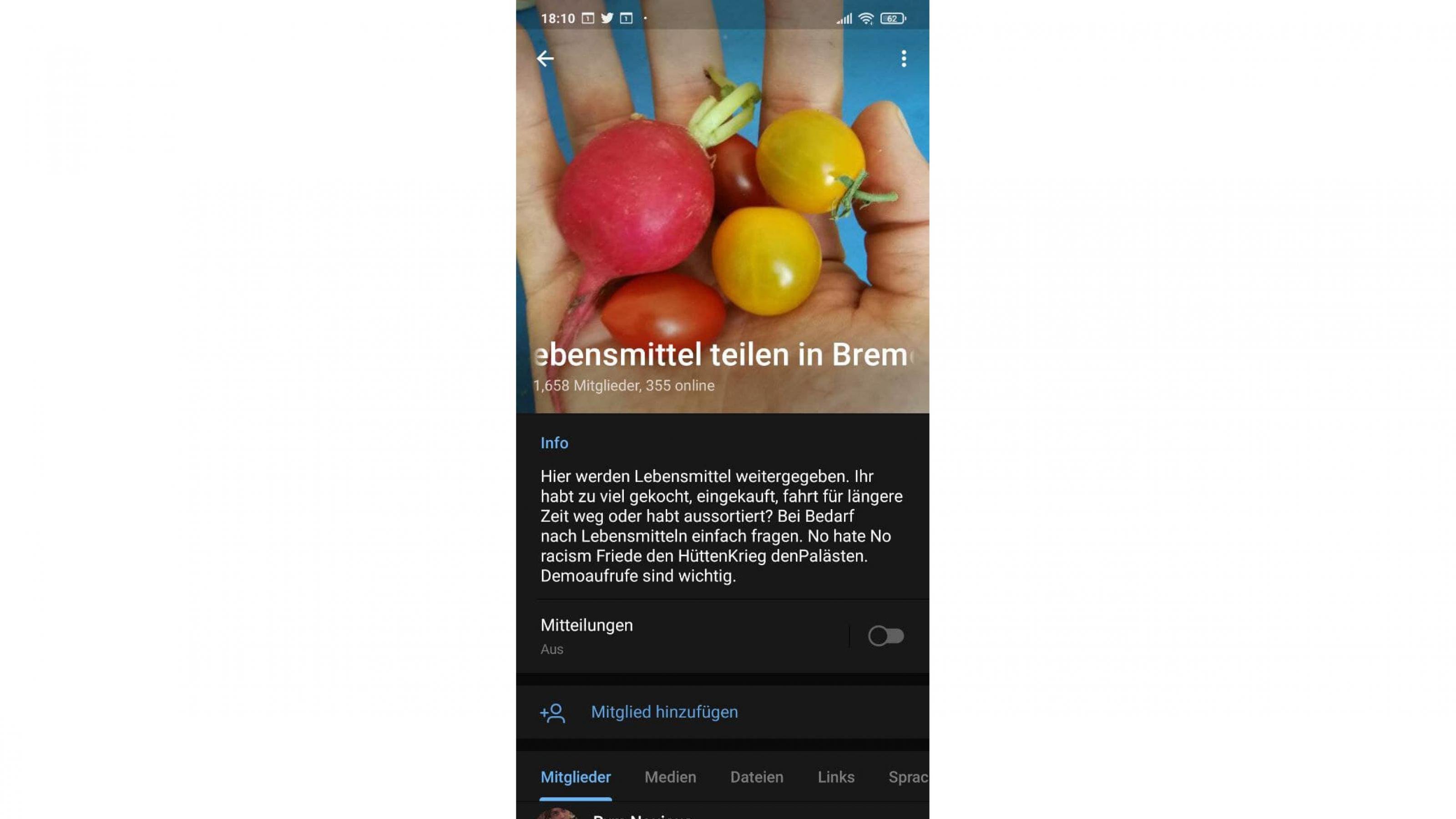 Screenshot der Gruppe „Lebensmittel teilen in Bremen“. Eine Hand hält einige rote und gelbe Tomaten und ein Radieschen.