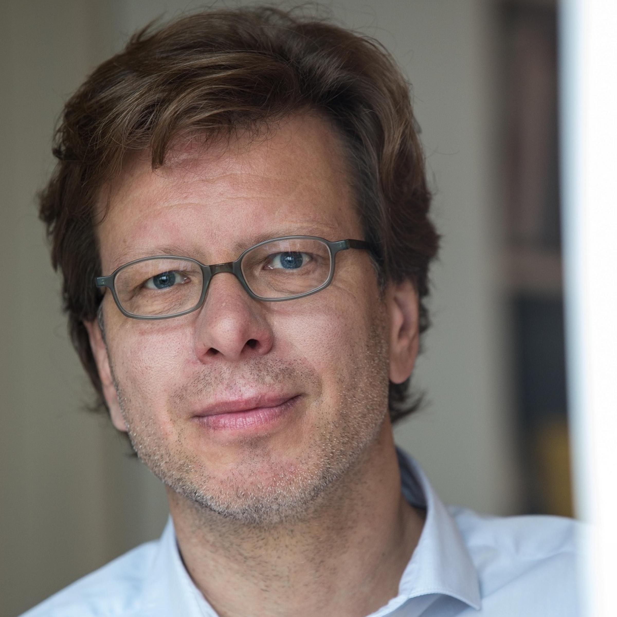 Porträt von Dr. Peter Spork, Buchautor, Redner und Wissenschaftsjournalist