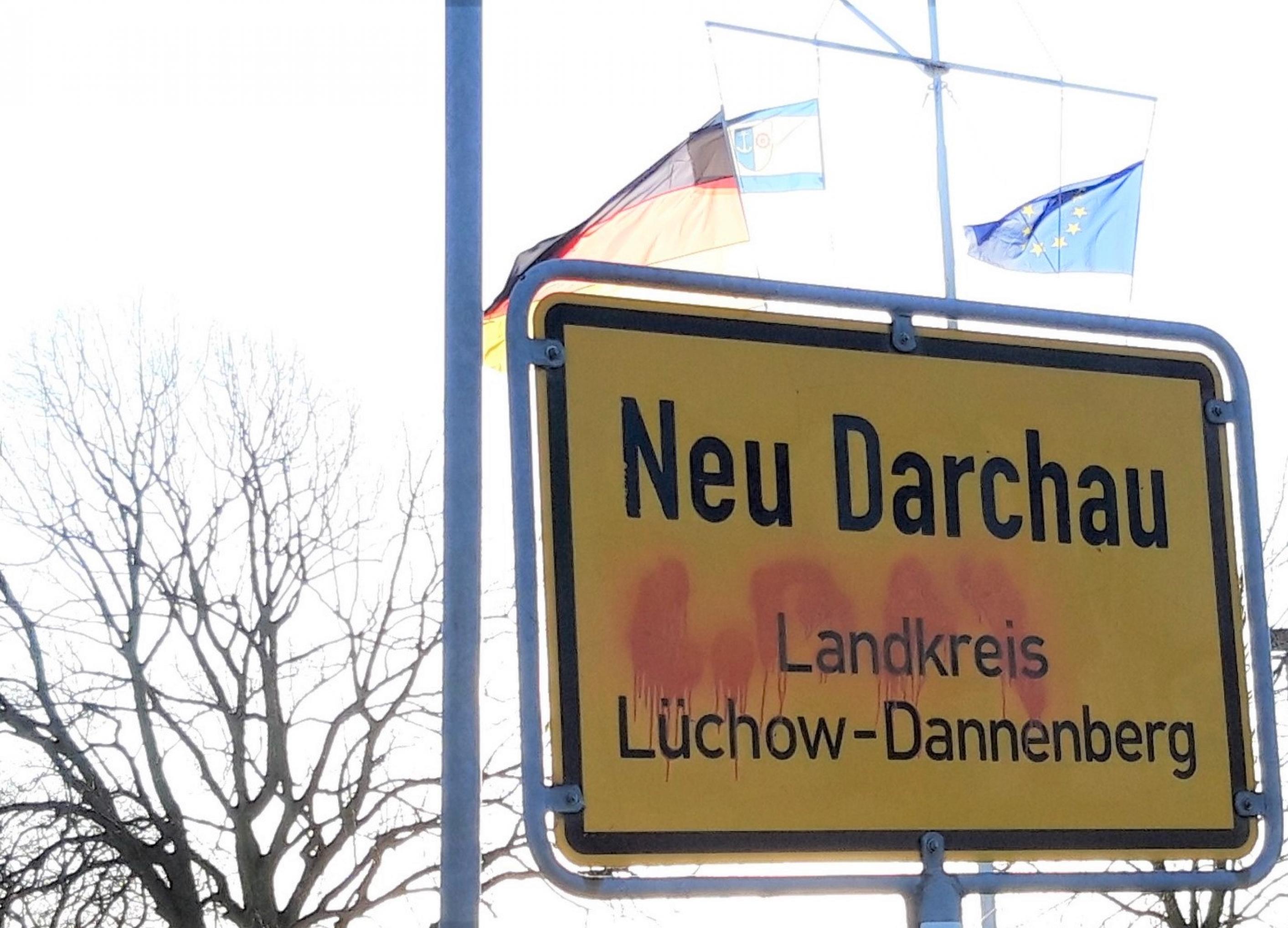 Aufnahme des Ortsschildes von Neu Darchau, Landkreis Lüchow-Dannenberg.