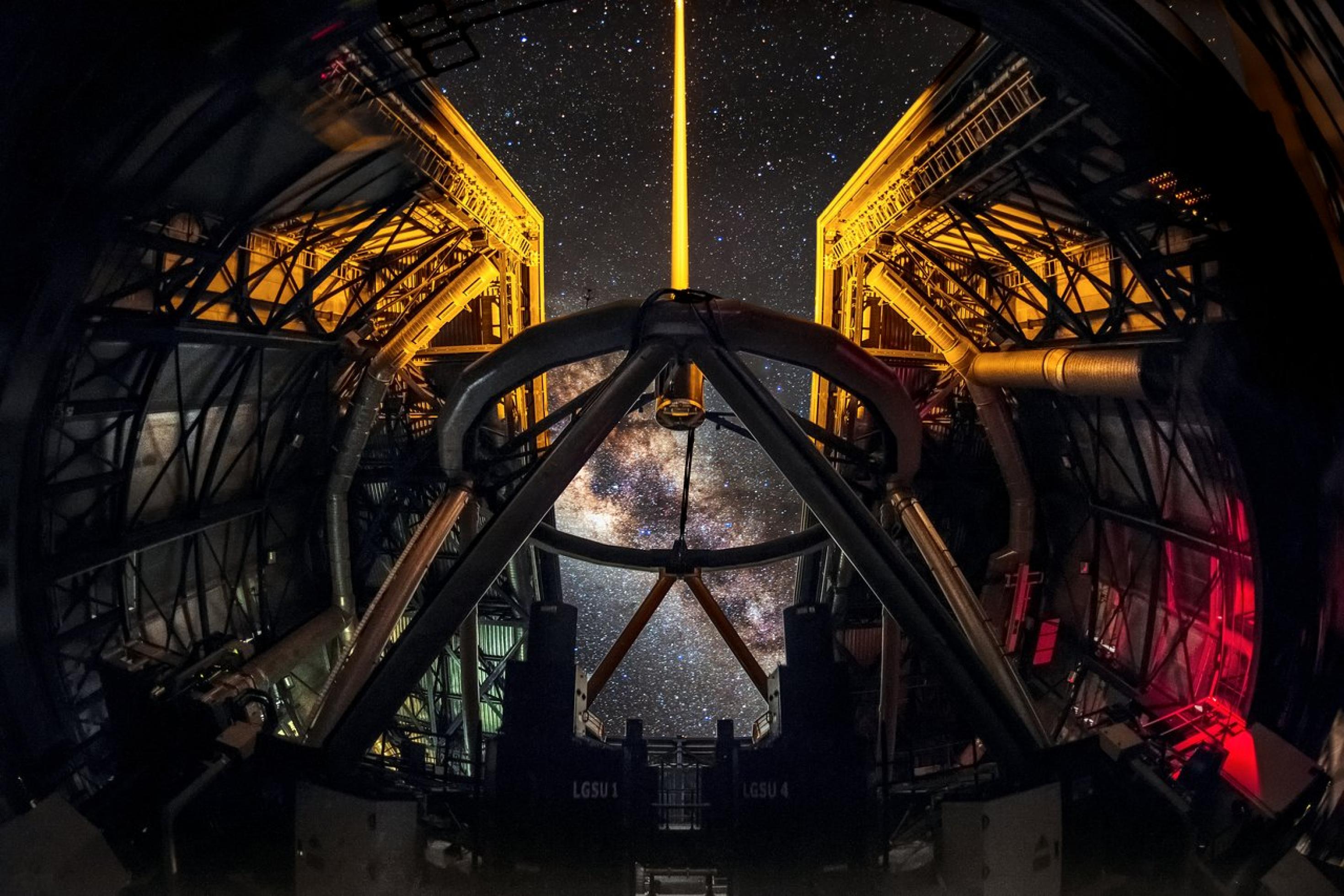 ein Blick von innen eines Teleskops [AI]