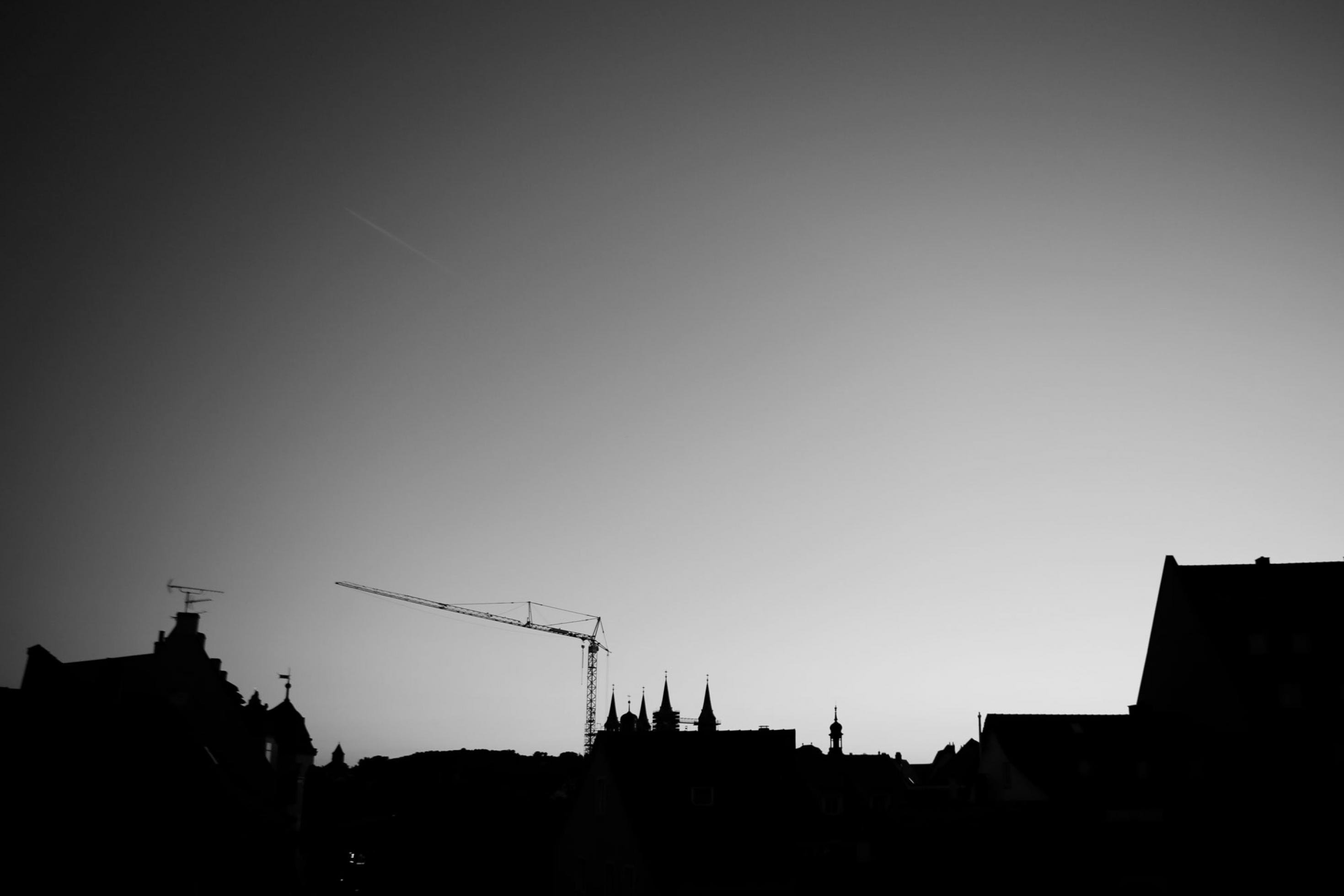 Silhouette der nächtlichen Stadt Bamberg.