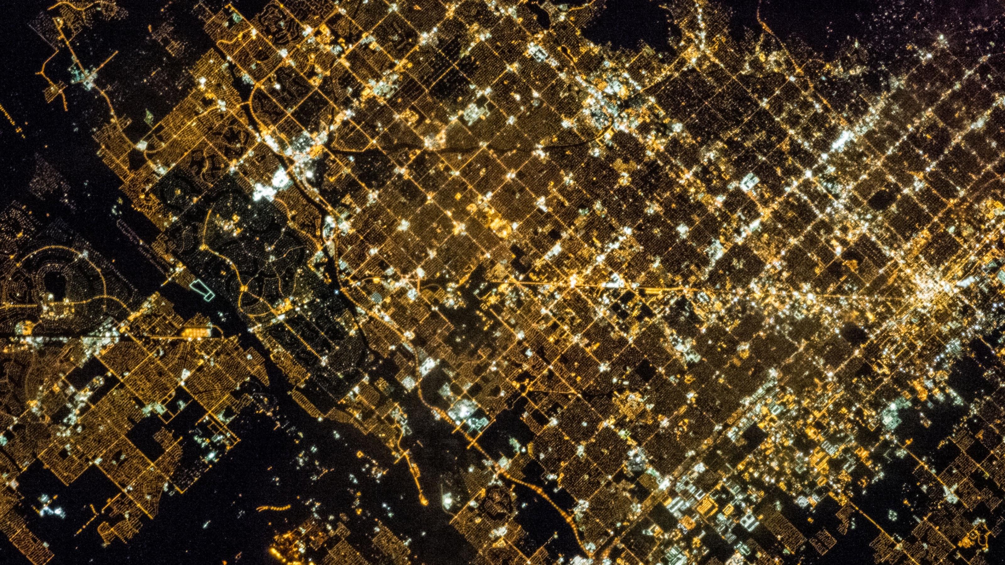 Die US-amerikanischen Stadt Phoenix bei Nacht. Aufgenommen aus der Internationalen Raumstation.