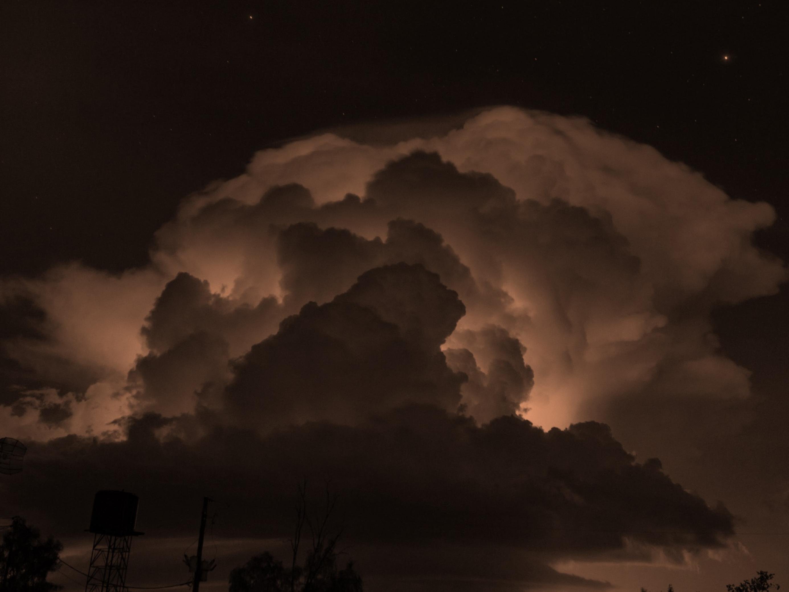 Aufnahme von Wolkenbergen.