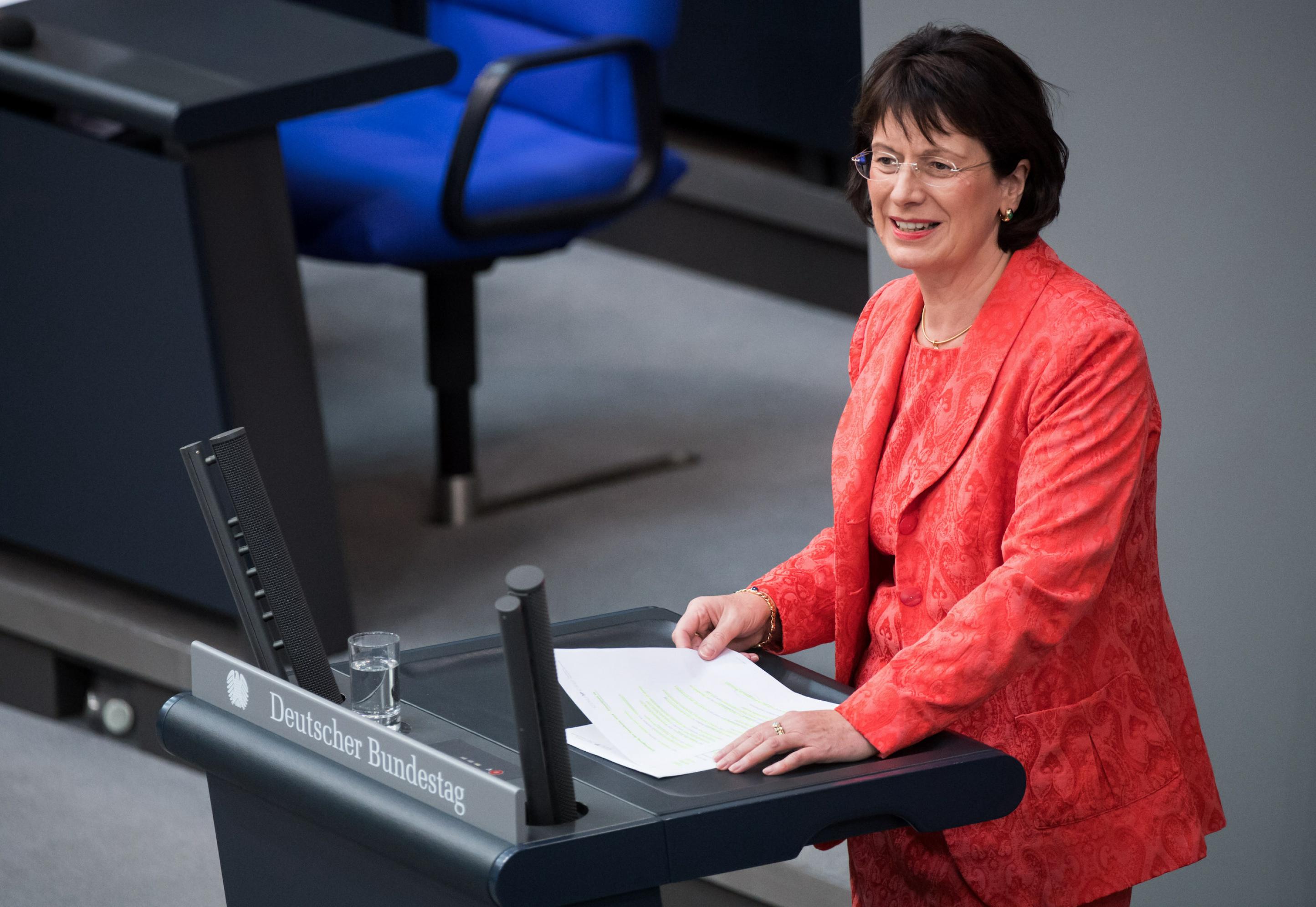 15.05.2018, Berlin: Marie-Luise Dött (CDU) spricht bei der Plenarsitzung des Deutschen Bundestages im Reichstagsgebäude. Hauptthemen der 31. Sitzung der 19. Legislaturperiode sind der Bundeshaushalt 2018, die Finanzplanung des Bundes für die Jahre 2017 bis 2021 sowie einzelne Ressort-Etats. Foto: Bernd von Jutrczenka/dpa