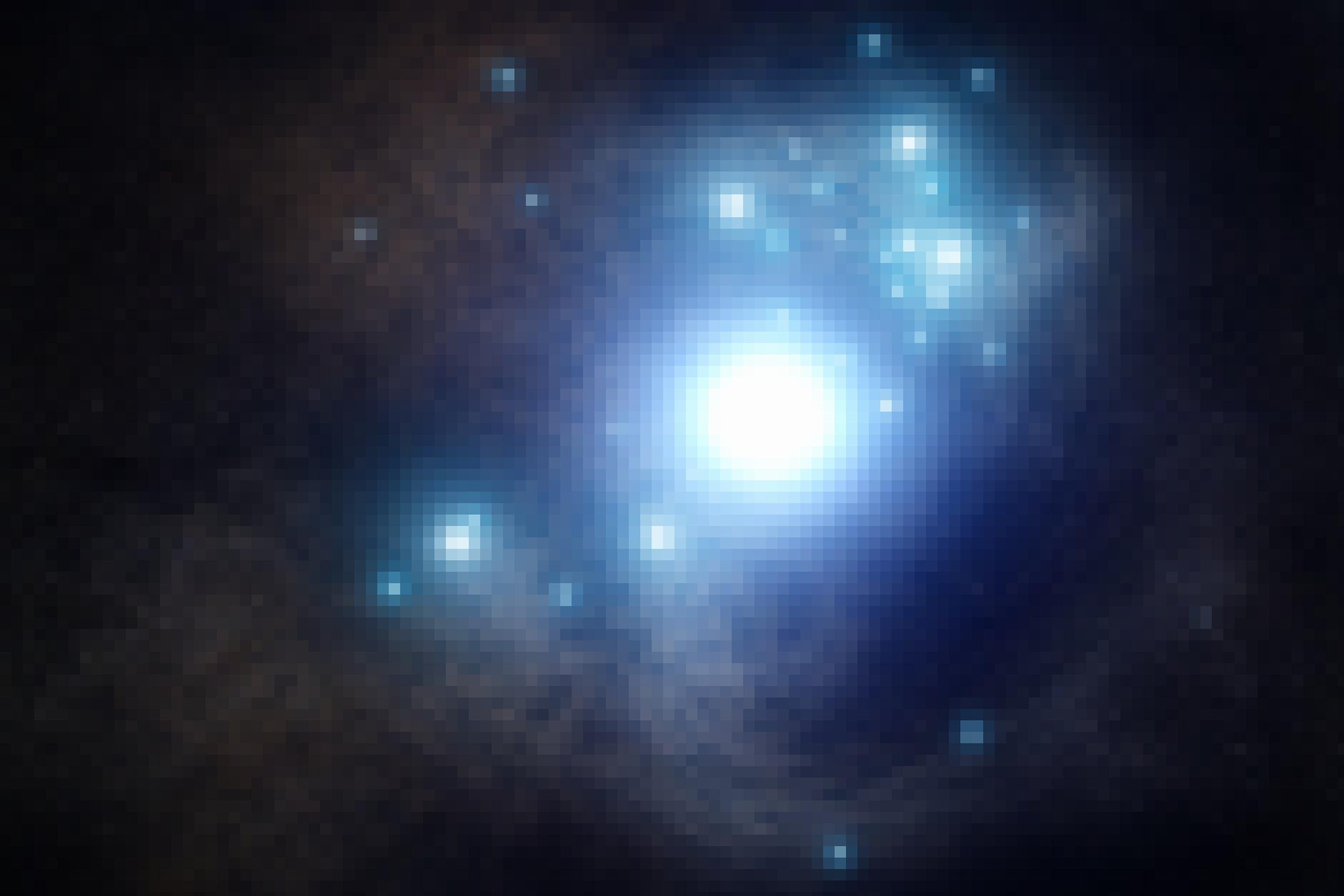 Das Bild zeigt rechts oberhalb des Zentrums einen verwaschenen hellblauen Kreis, umgeben von weiteren hellblauen Punkten. Es handelt sich um die künstlerische Darstellung eines blauen Riesensterns und einiger weiterer blauer Sonnen. Der Stern befindet sich im Endstadium seines Lebens und wird bald als gigantische Supernova explodieren. Eine solche Explosion wurde im Jahr 2017 in der 65 Millionen Lichtjahre entfernten Spiralgalaxie NGC 3938 beobachtet. Blaue Riesensterne leuchten so intensiv, dass sie ihren Brennstoff in wenigen Millionen Jahren verbrauchen. Auch die ersten Sterne in der Milchstraße vor vielen Jahrmilliarden waren blaue Riesen, die nur kurz lebten.