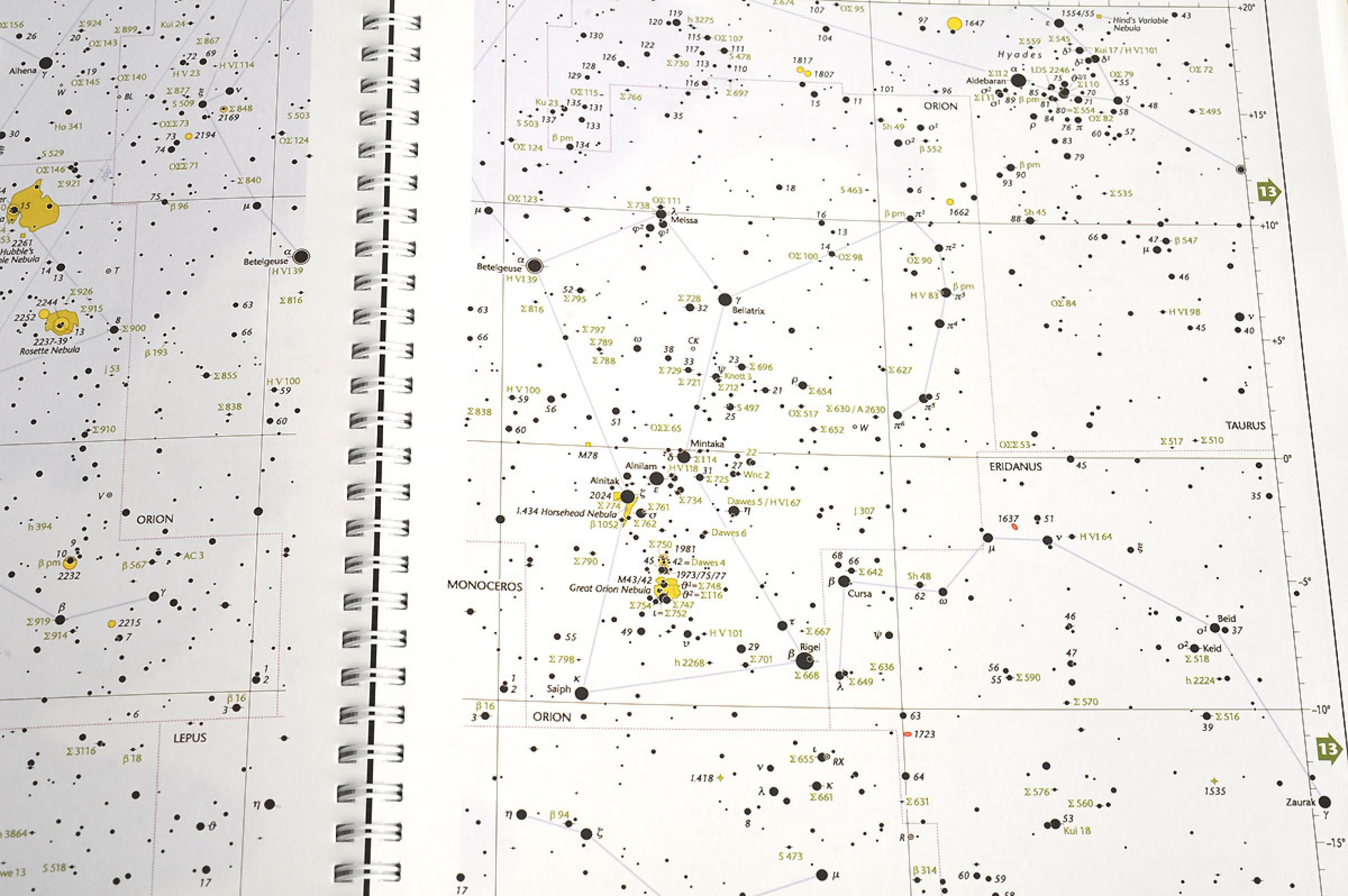 Ausschnitt aus dem wunderbaren Sternatlas „The Cambridge Double Star Atlas“ von James Mullarney und Wil Tirion.