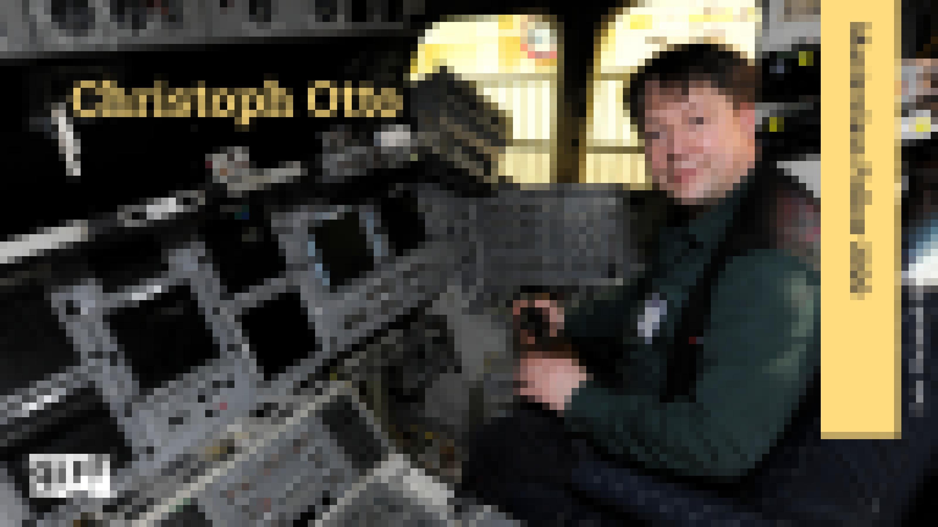 Ein Mann sitzt im Cockpit eines Space Shuttles und schaut in die Kamera. Der Name Christoph ist neben ihm zu sehen. An der rechten Seite befindet sich ein Banner mit der Aufschrift „Masterclass Fellow 2020“