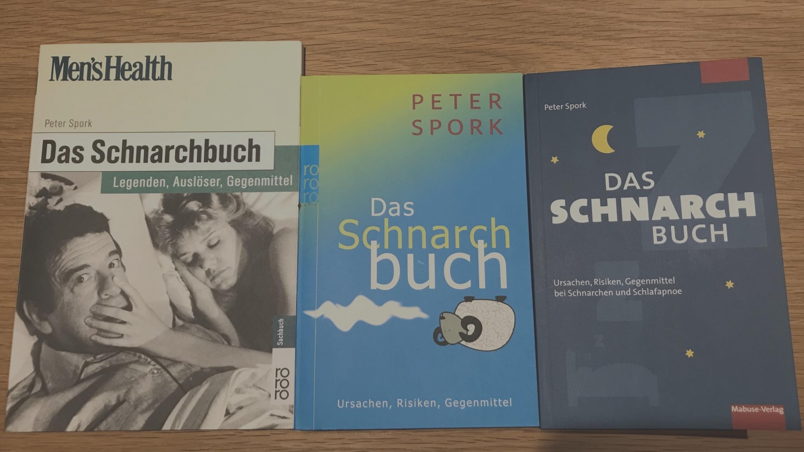 Drei Ausgaben von Peter Sporks Buch Das Schnarchbuch