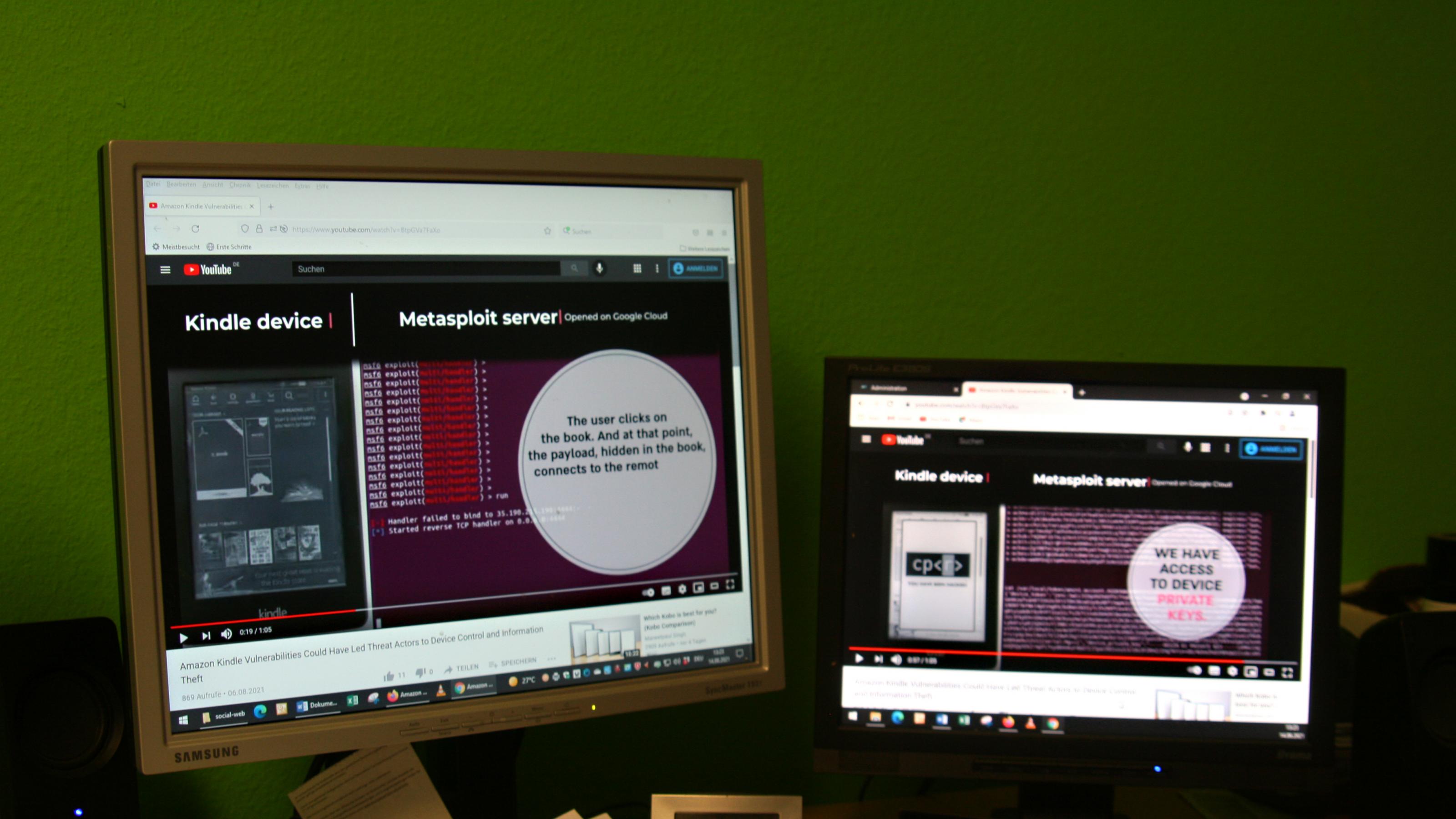 Zwei Bildschirme zeigen Videos mit den Angriffen auf die Lesegeräte