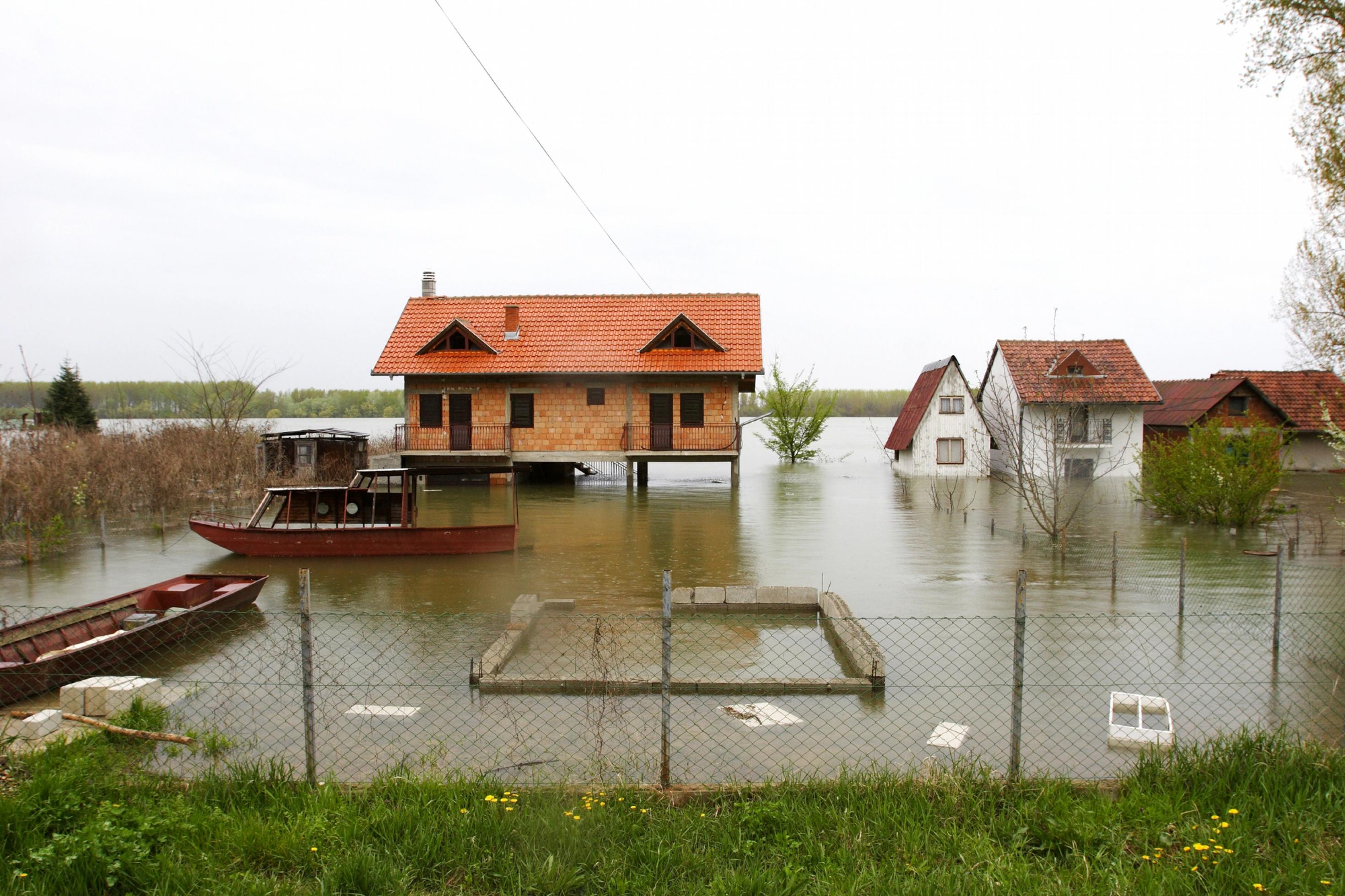Überschwemmungen können großen Schaden anrichten – rechtzeitige Warnungen können Leben retten.