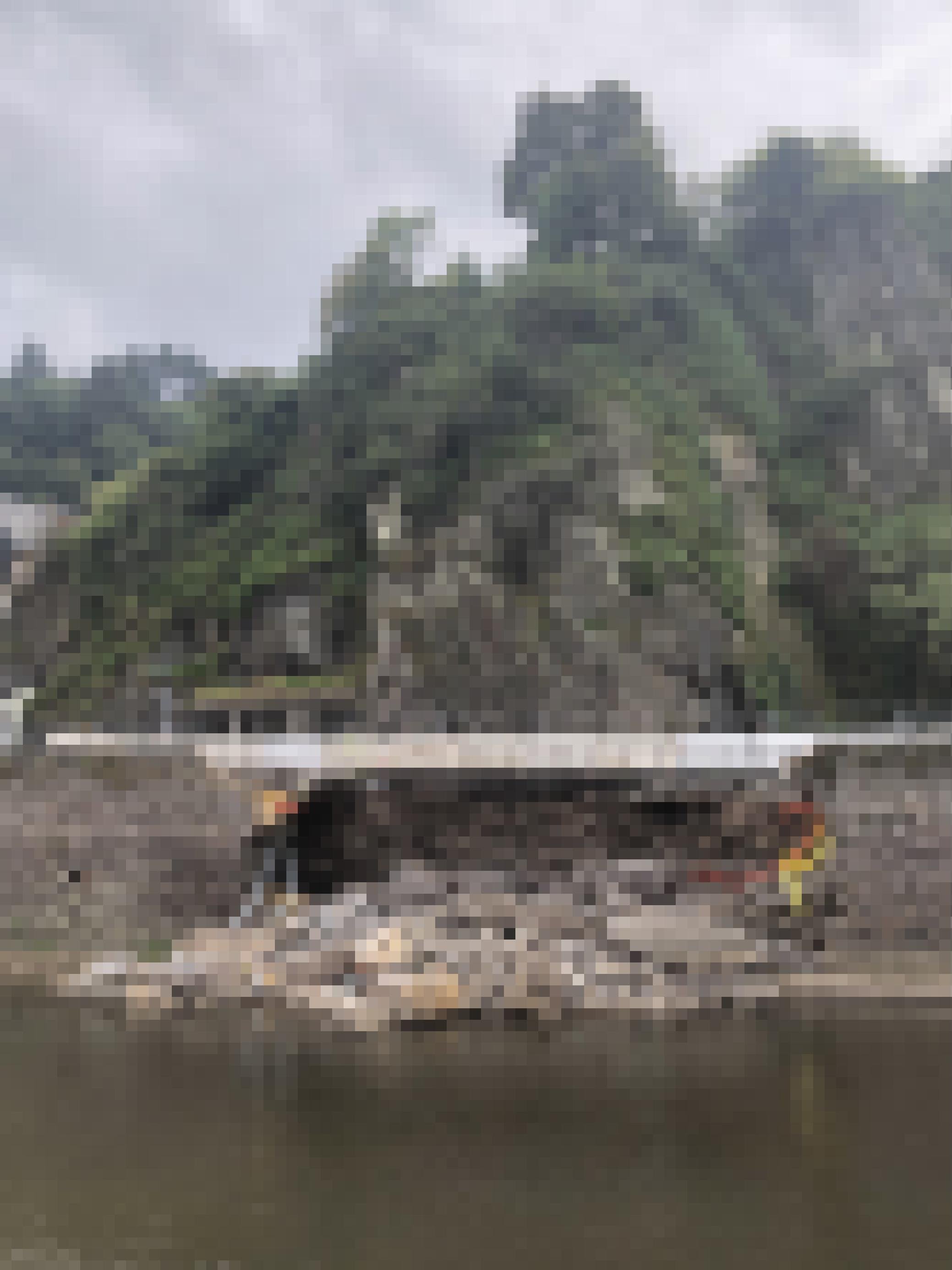 Das Bild zeigt schwere Schäden an der Uferbefestigung des Flusses Our im luxemburgischen Vianden, die während des Hochwassers nach den schweren Regenfällen am 15. und 16. Juli 2021 entstanden. Vianden liegt in der Eifel, die länderübergreifend von dem Extremwetter besonders betroffen war.