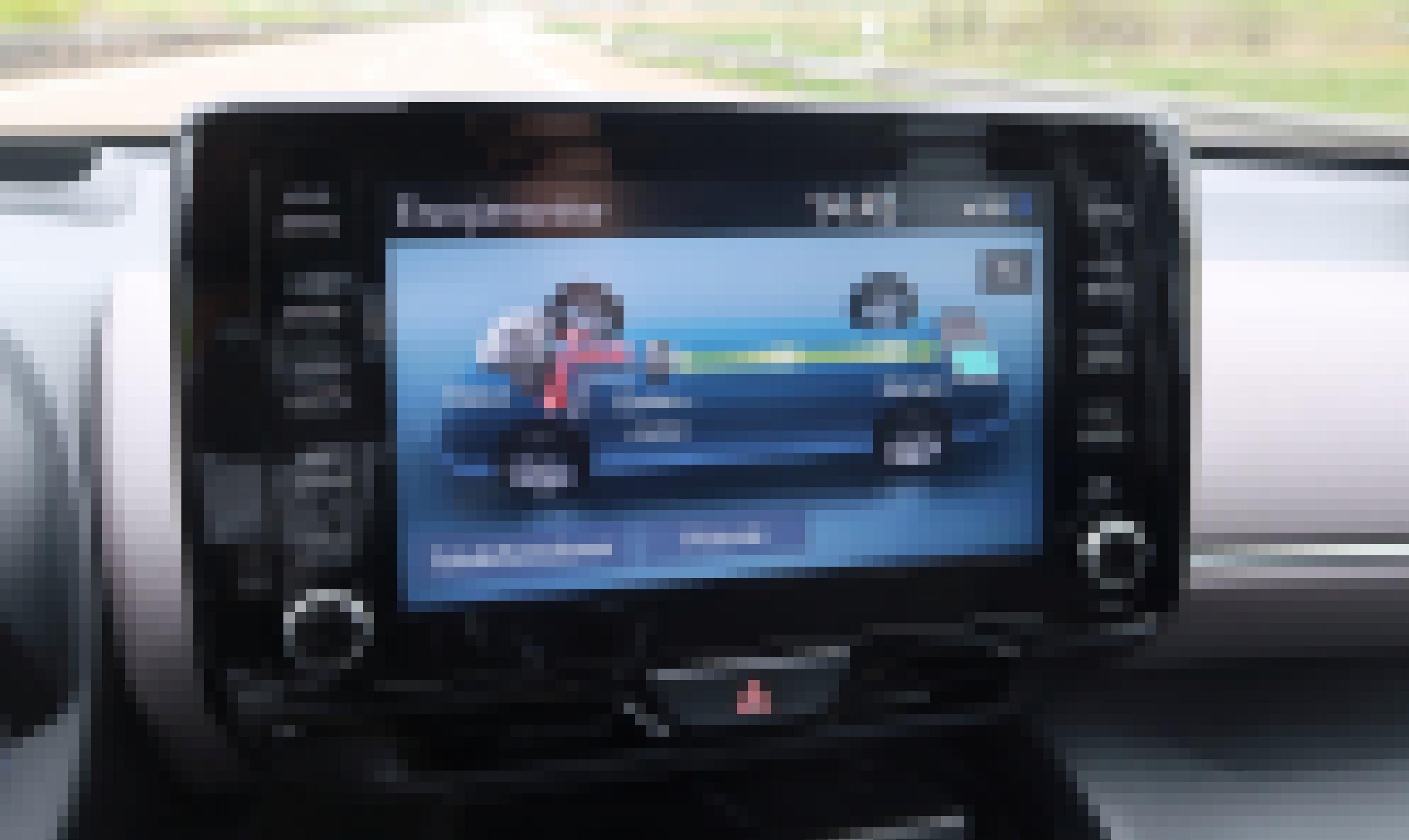 Display im Toyota Yaris Cross zeigt Funktionsschema des Hybridautos
