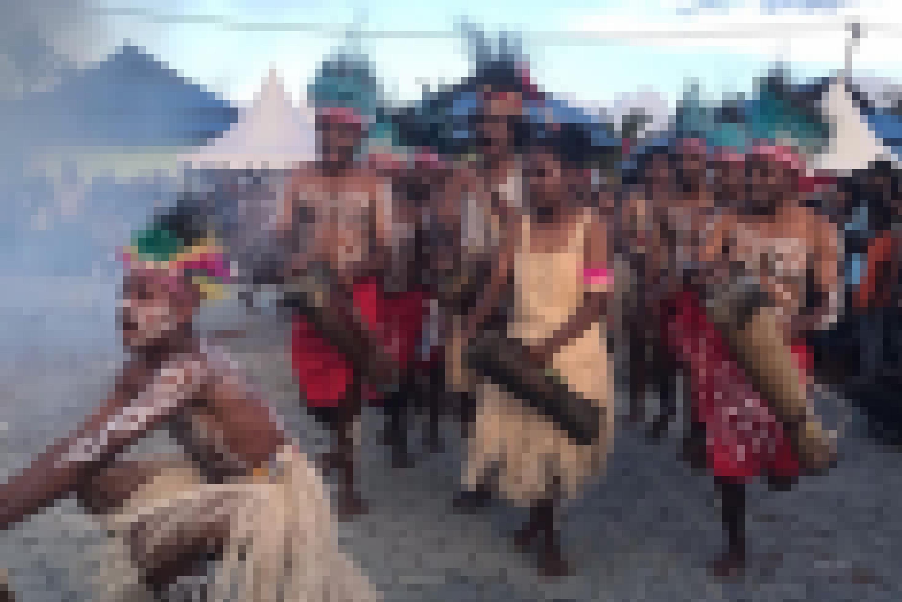 Indigene Biak in der indonesischen Provinz Papua beim traditionellen Wor-Tanz in Pantai Khalkote