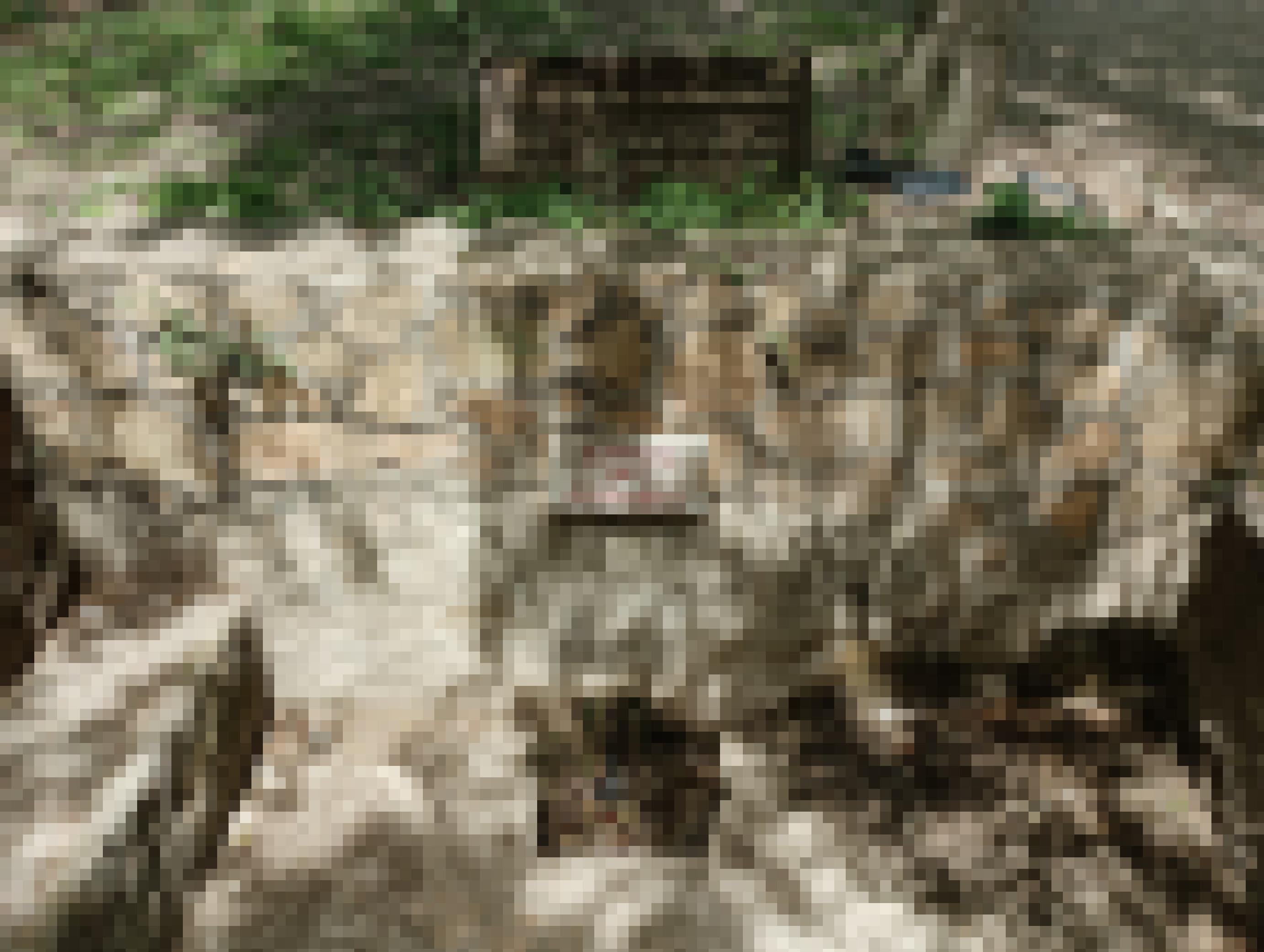 Ein Brunnen mit einem Schild „Kein Trinkwasser“ im katalanischen Manlleu.