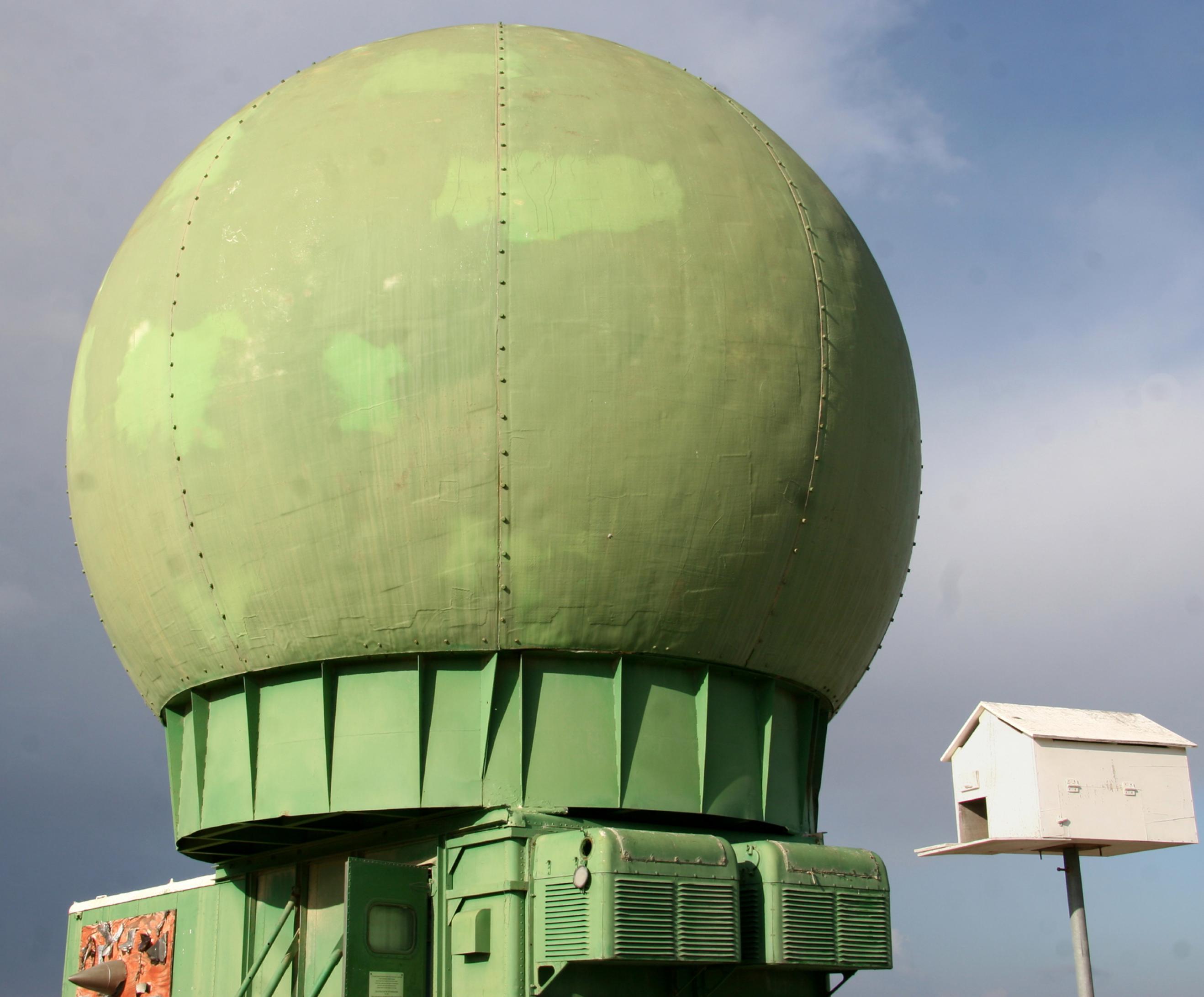 Mit einem ausgemusterten sowjetischen Wetterradar verfolgt Zoologe Yossi Leshem heute den Vogelzug über Israel.