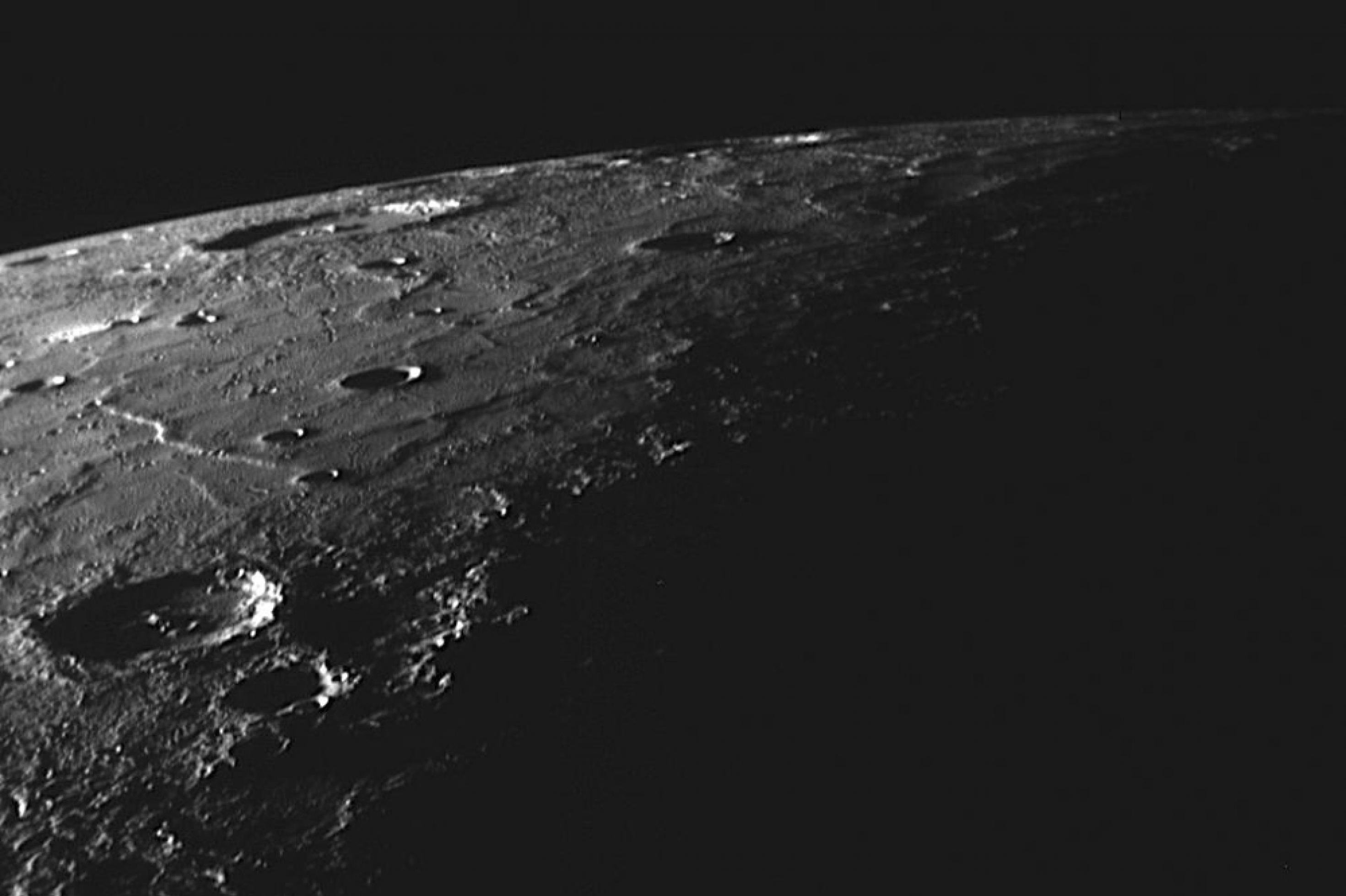 Merkur mit flach einfallendem Sonnenlicht