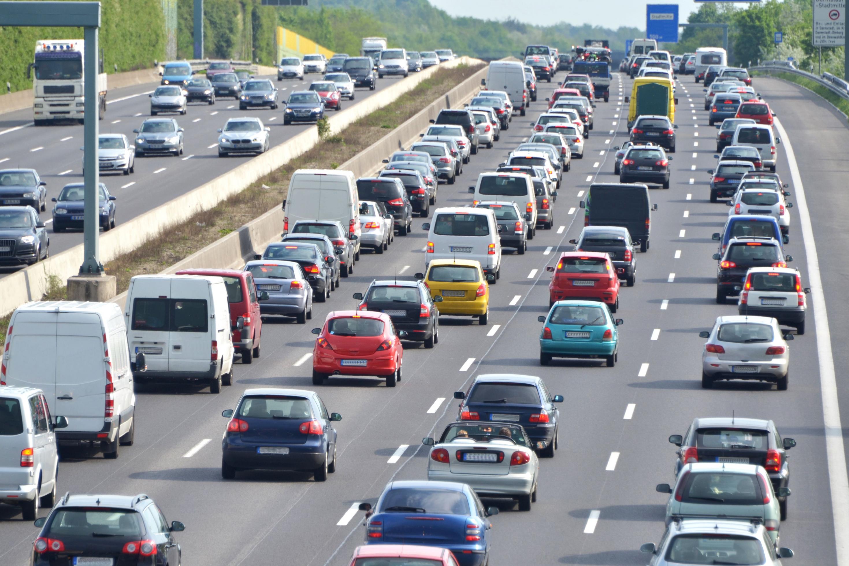 Verkehrsstau auf deutscher Autobahn