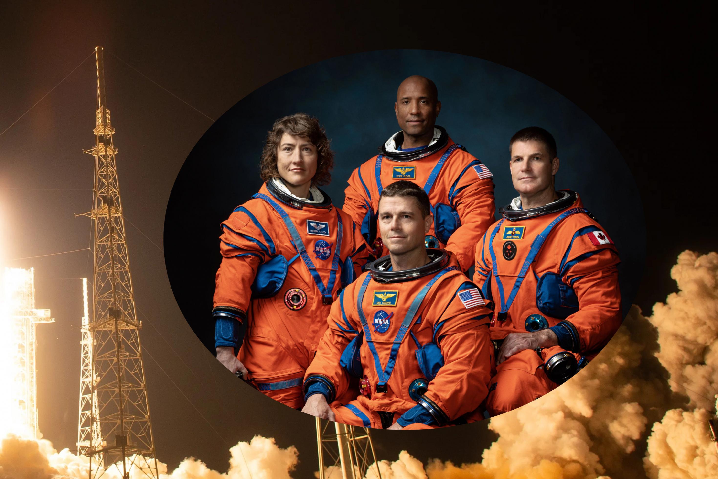 Die Astronauten der Mondmission Artemis II: Christina Koch, Victor Glover, Reid Wiseman (v.l.n.r.) und der kanadische Astronaut Jeremy Hansen (v.m.). Im Hintergrund ist der Raketenstart der SLS-Mondrakete zu sehen.
