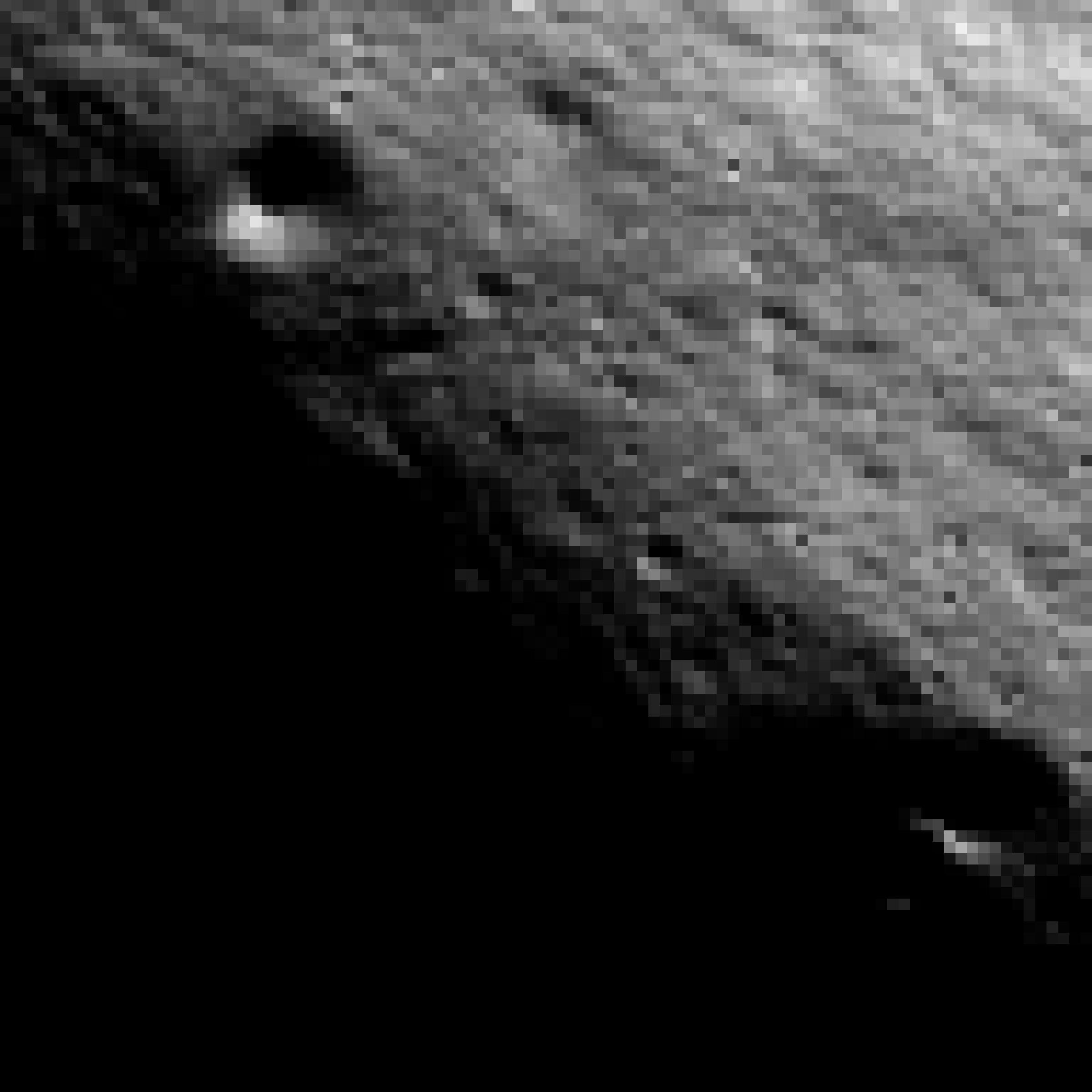 Der Krater Malapert Mountain in der nahe des Mondsüdpols in gleißendem, flachen Licht