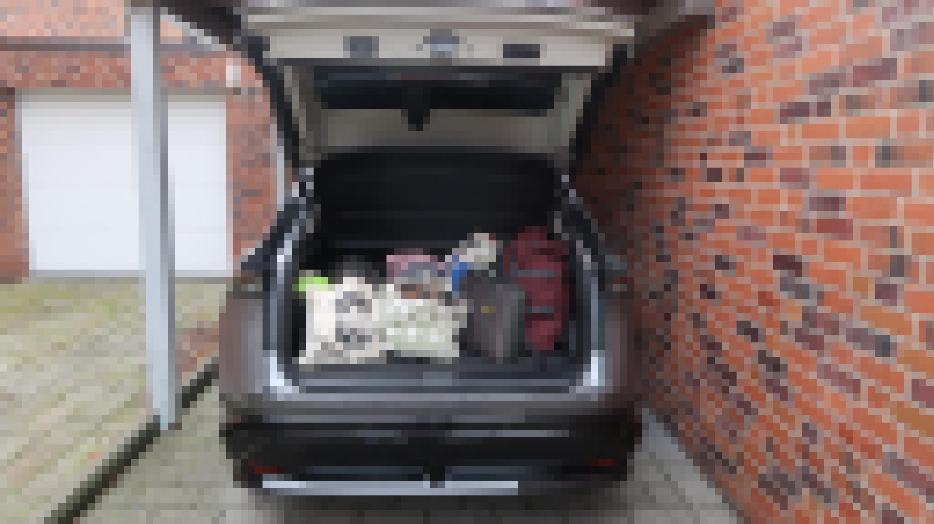 Vollgepackter Kofferraum im Nissan Ariya.