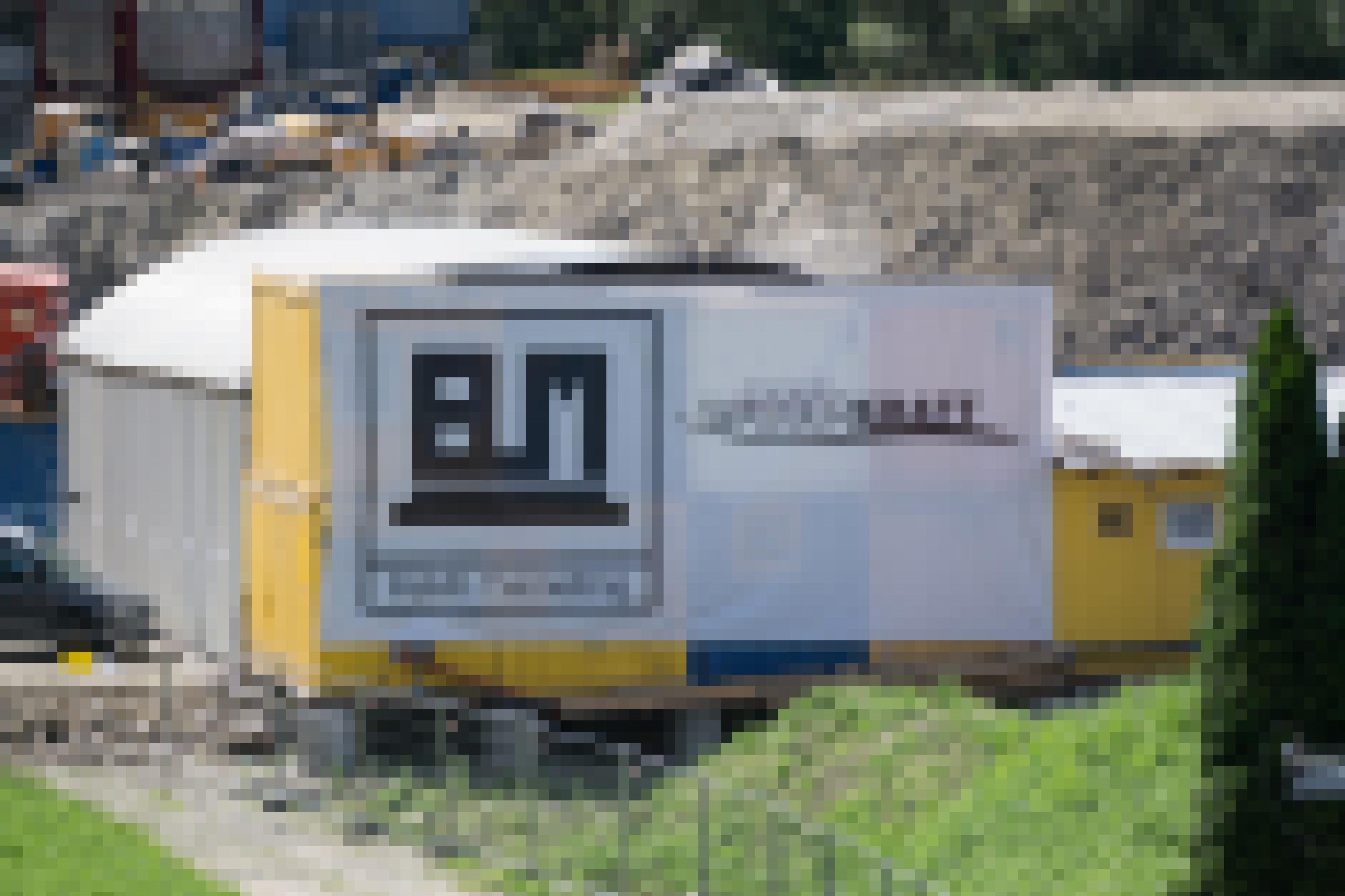 Baustellencontainer, Transparent der Firma Ötztaler Wasskraft.