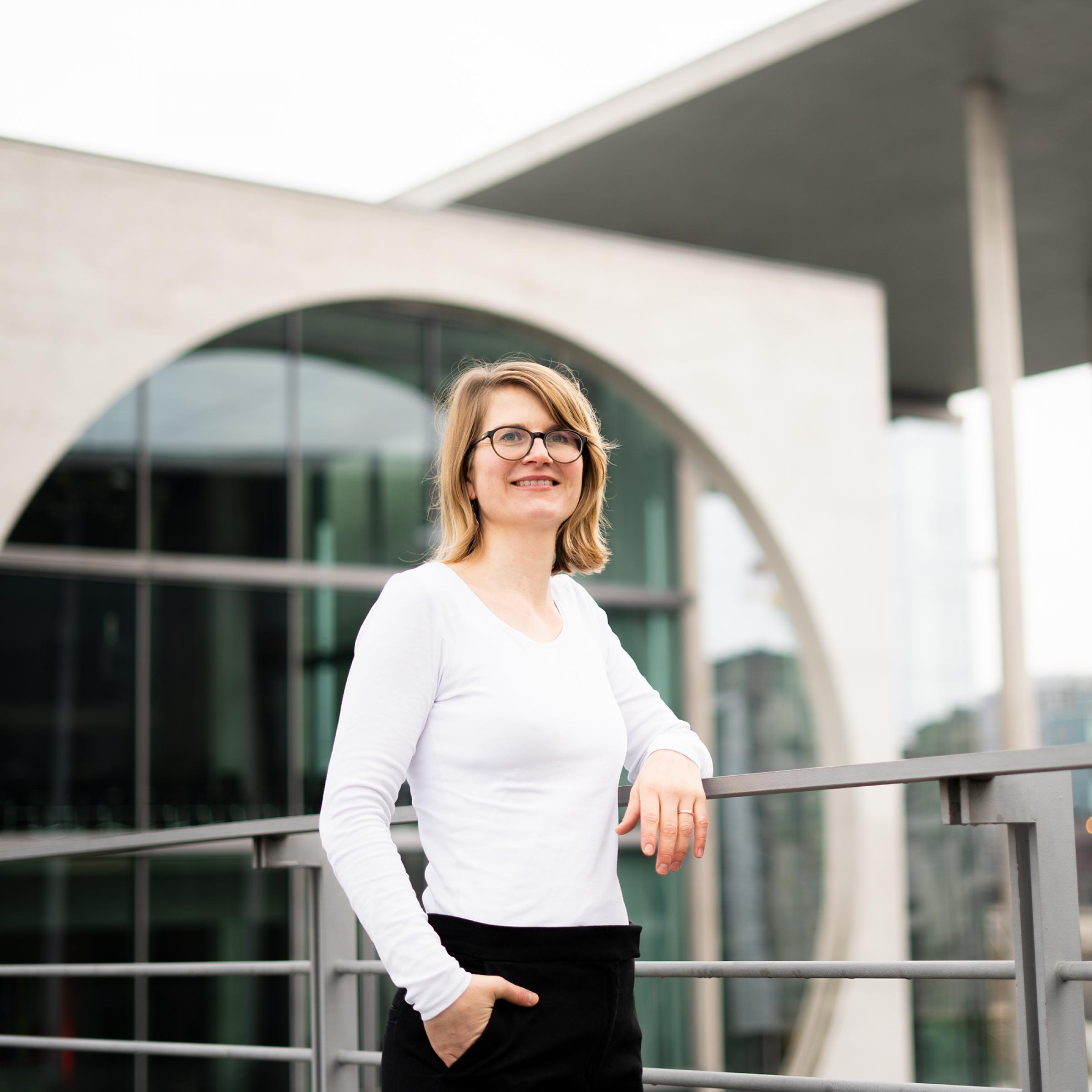 Ein Portraitfoto der Journalistin Marianne Falck