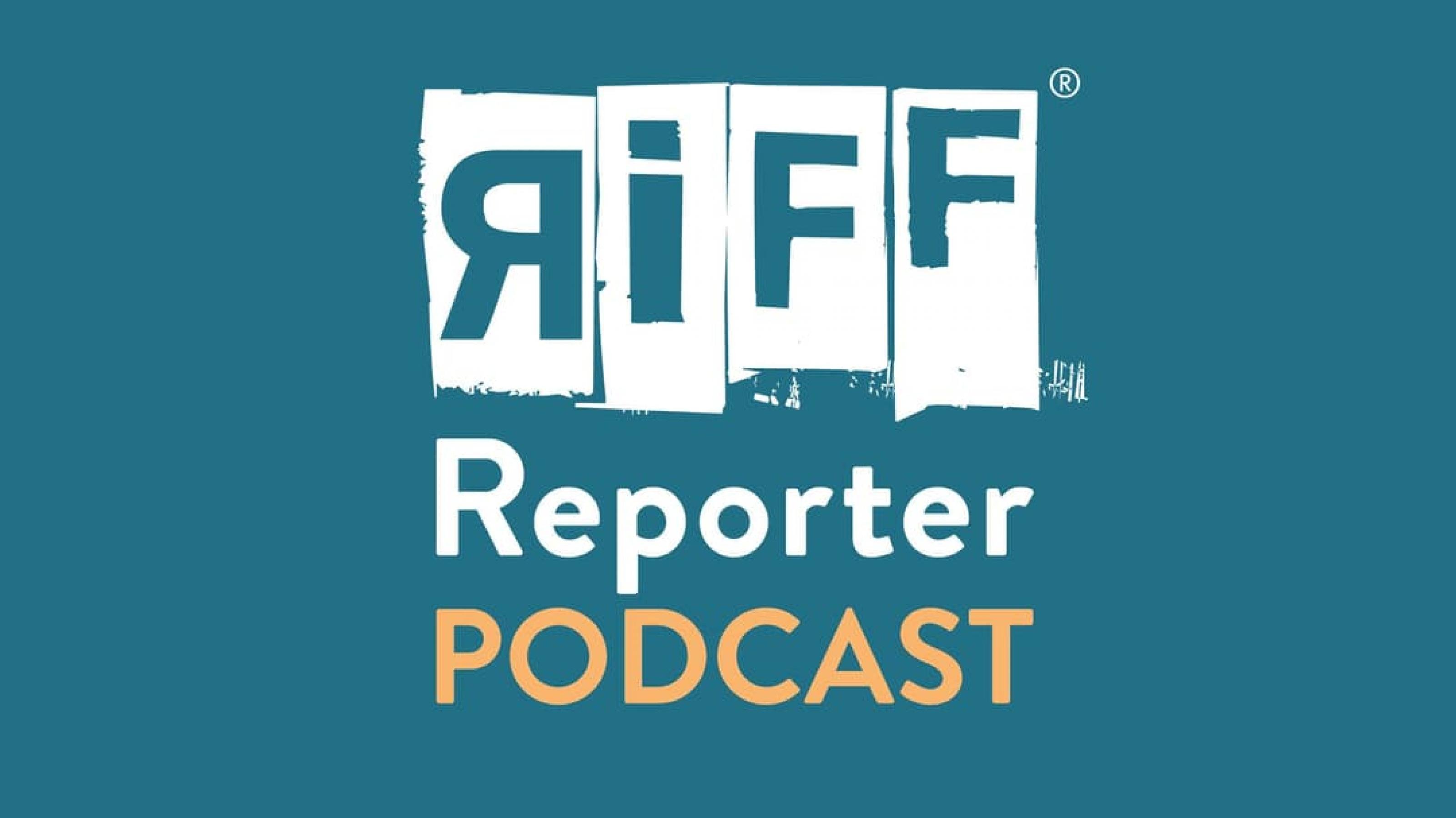 Das Logo des Riffreporter Podcast vor grünem Hintergrund