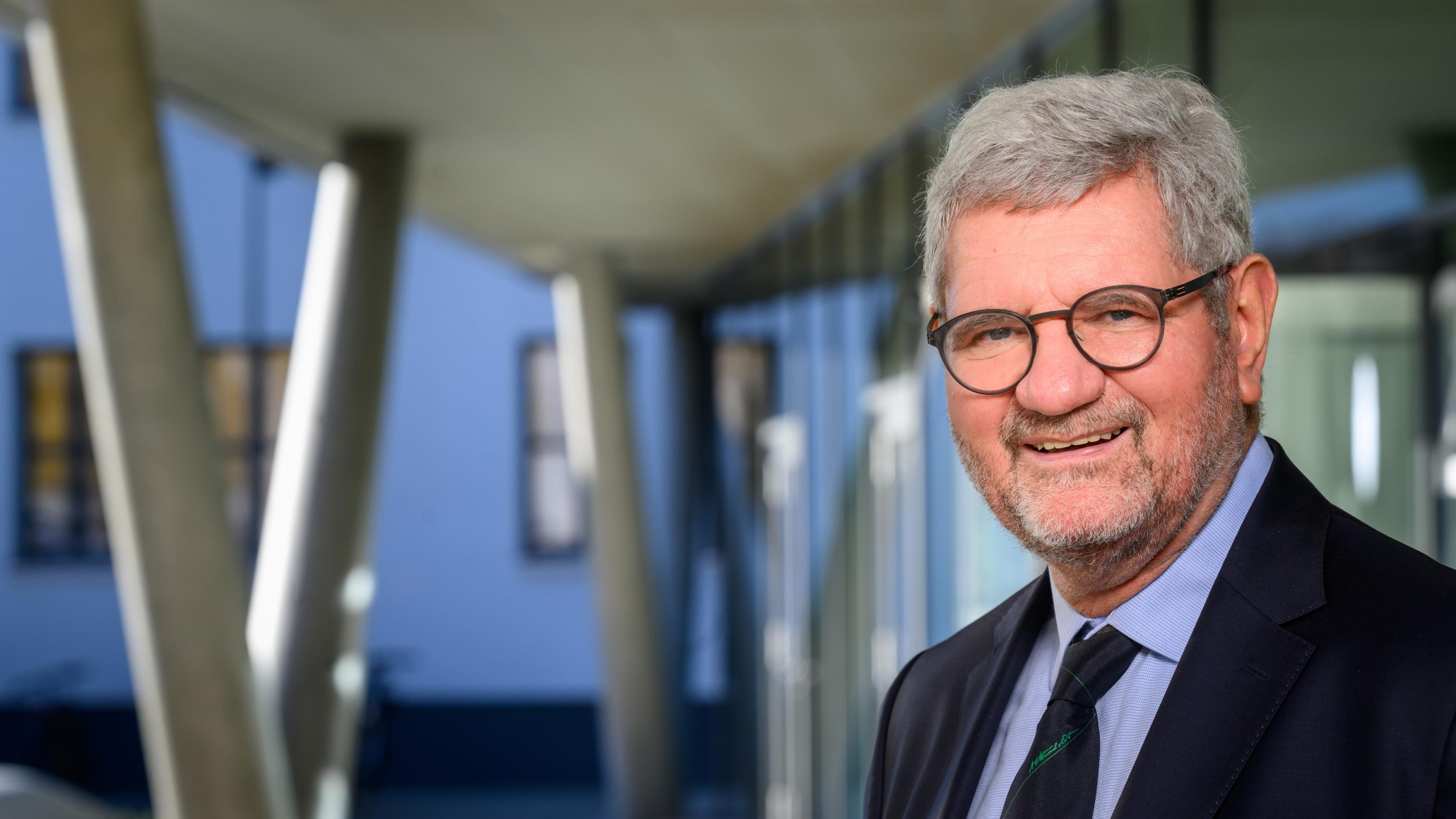 Porträt von Robert Schlögl, dem neuen Präsidenten der Humboldt-Stiftung.