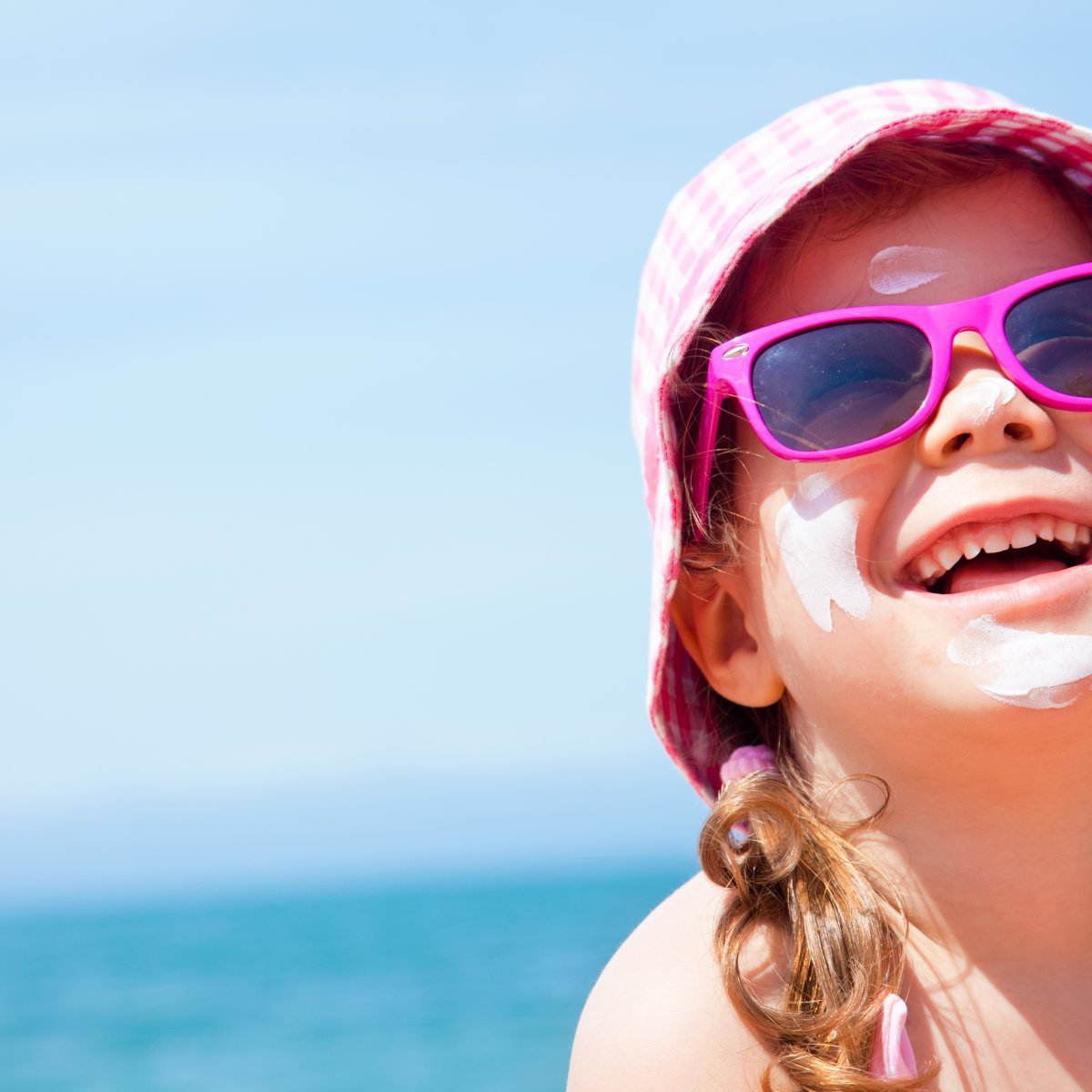 Kinder und Sonnenschutz: 7 Tipps für den Sommer