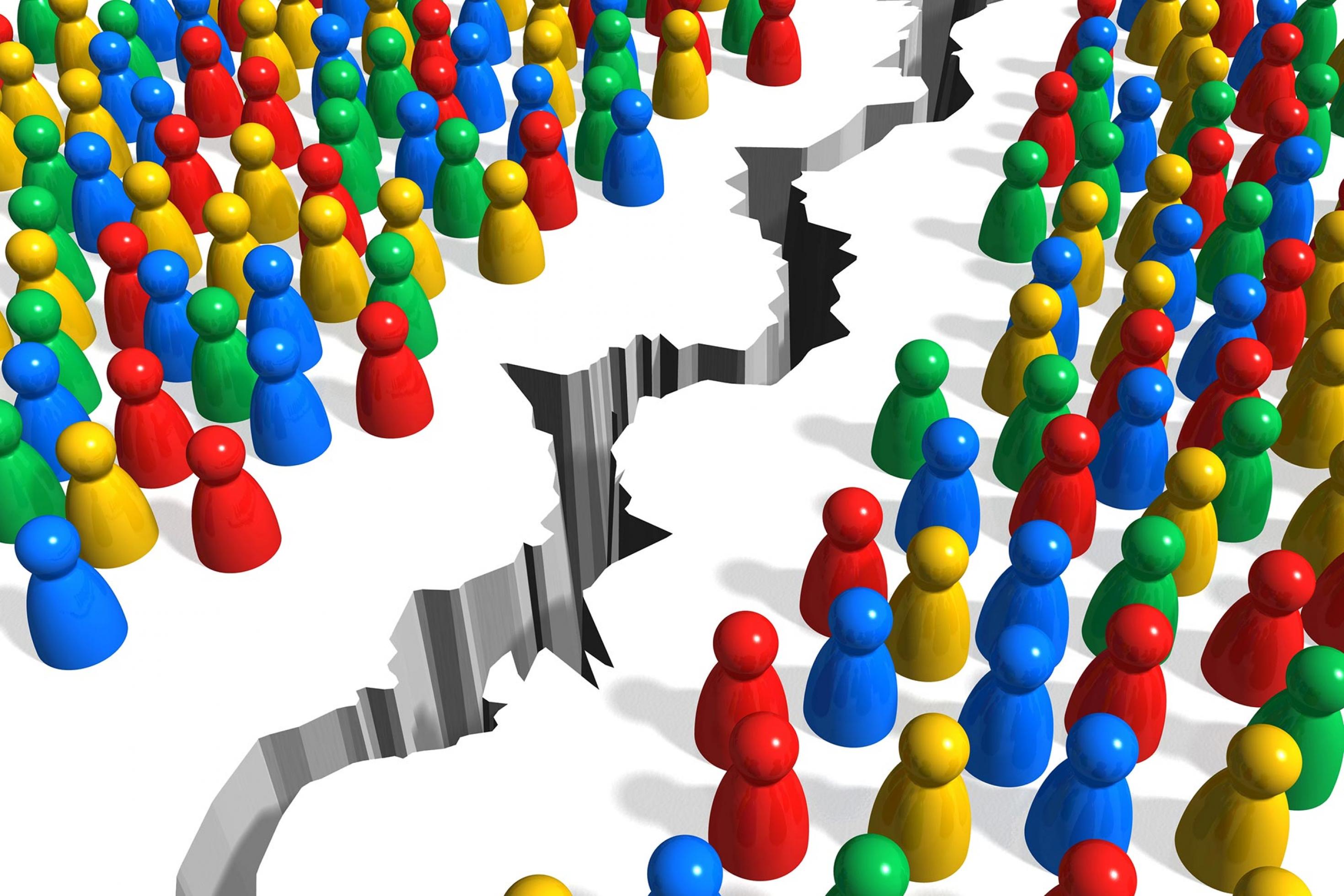 links und rechts eine dichte Ansammlung von Spielfiguren (Pöppel) in rot, gelb, grün und blau, in zwei Gruppen getrennt durch einen Riss im Boden in der Mitte des Bildes