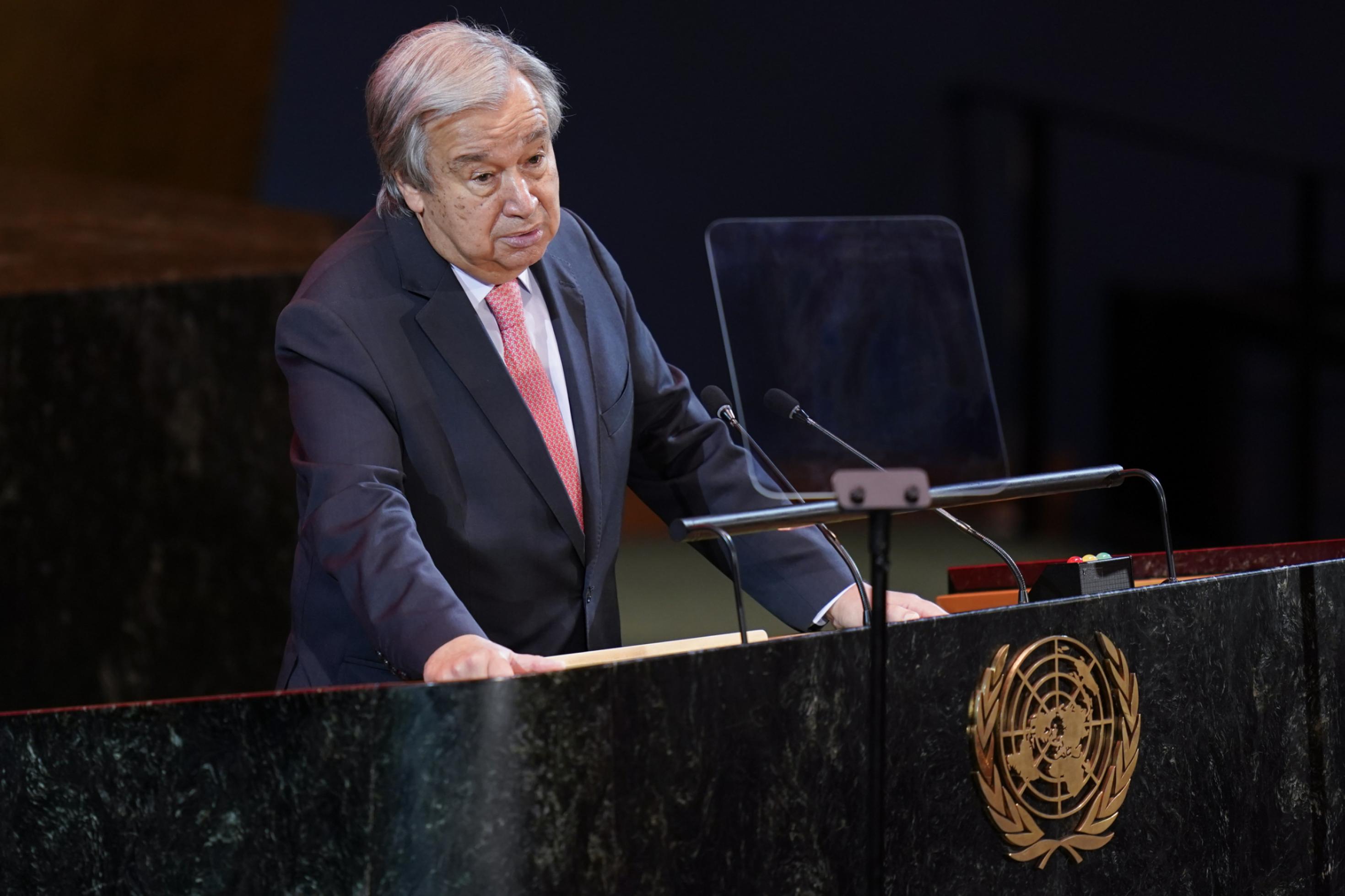 Guterres spricht am UN-Redepult