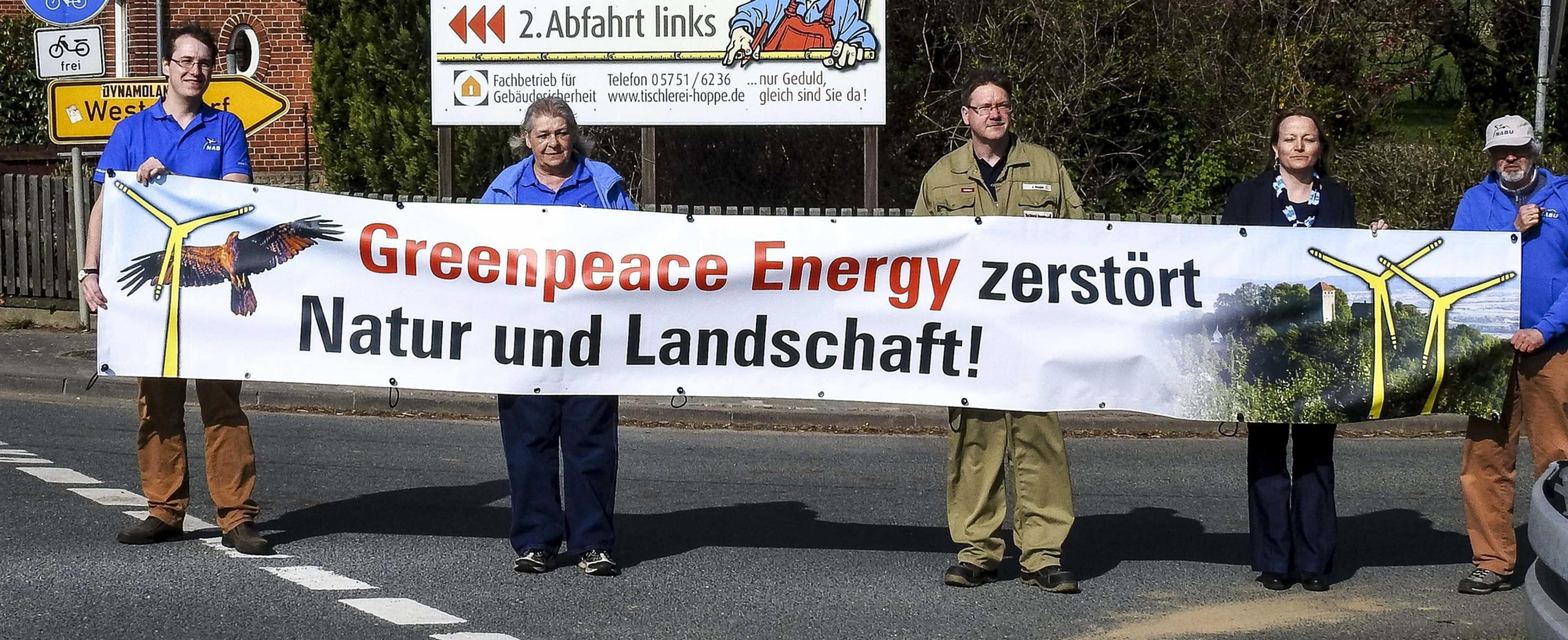 Naturschützer protestieren gegen Greenpeace energy – Früher waren Protestbanner eine Domäne von Greenpeace.